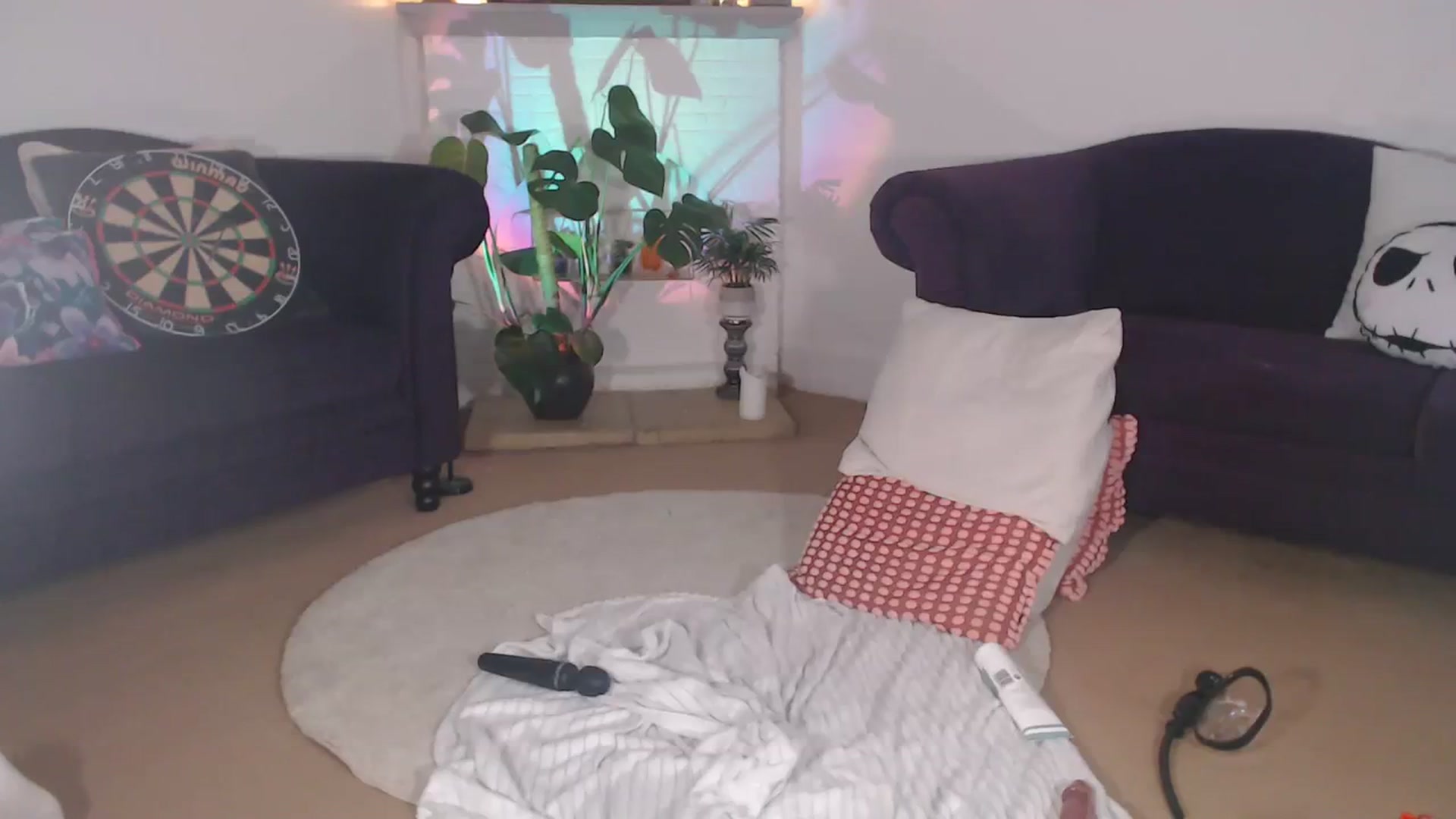 Gallery image thumbnail from DaisyChainedX's myfreecams stream on, 08/18/2023, 18:43 image 16 of 20