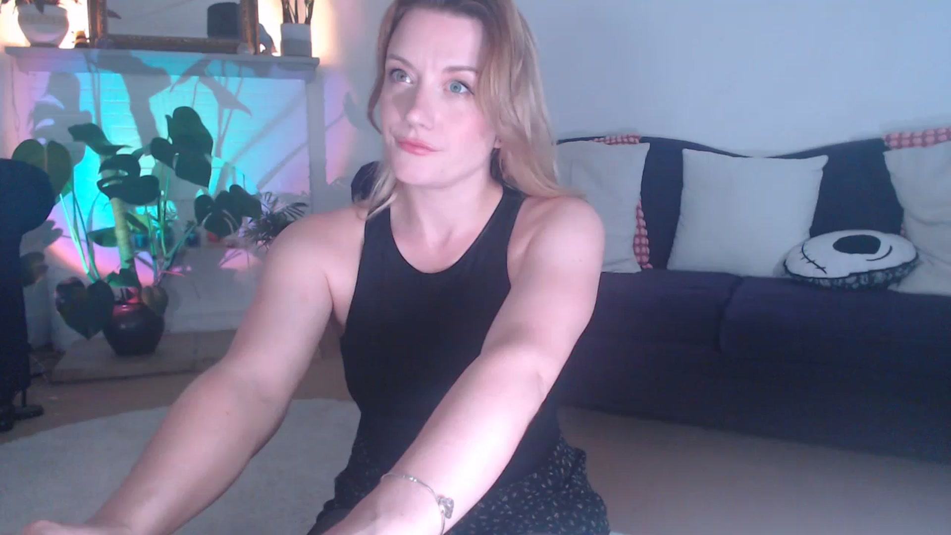 Gallery image thumbnail from DaisyChainedX's myfreecams stream on, 08/22/2023, 18:10 image 4 of 20