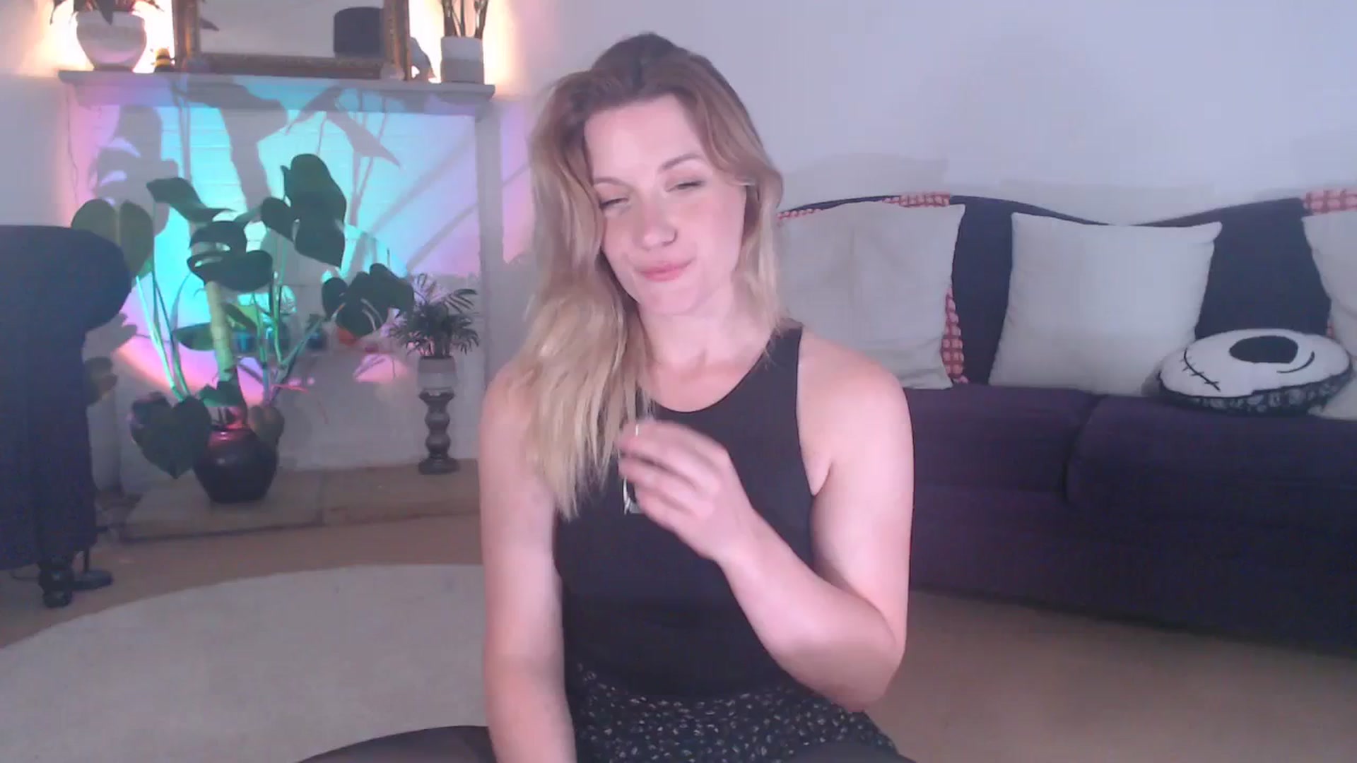 Gallery image thumbnail from DaisyChainedX's myfreecams stream on, 08/22/2023, 18:10 image 7 of 20