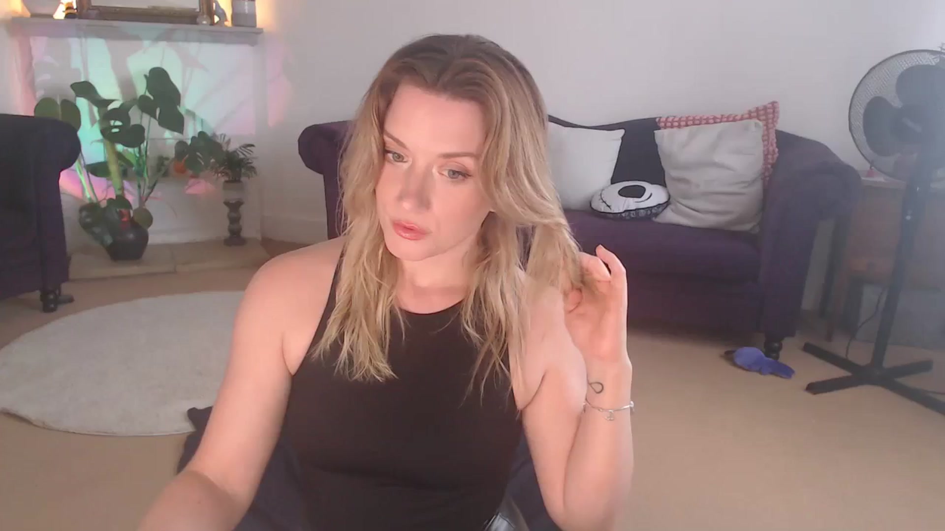 Gallery image thumbnail from DaisyChainedX's myfreecams stream on, 08/22/2023, 18:10 image 1 of 20