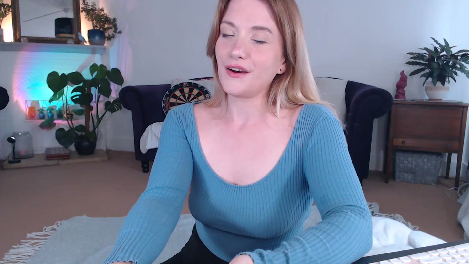 Gallery image thumbnail from DaisyChainedX's myfreecams stream on, 09/15/2023, 14:13 image 4 of 20