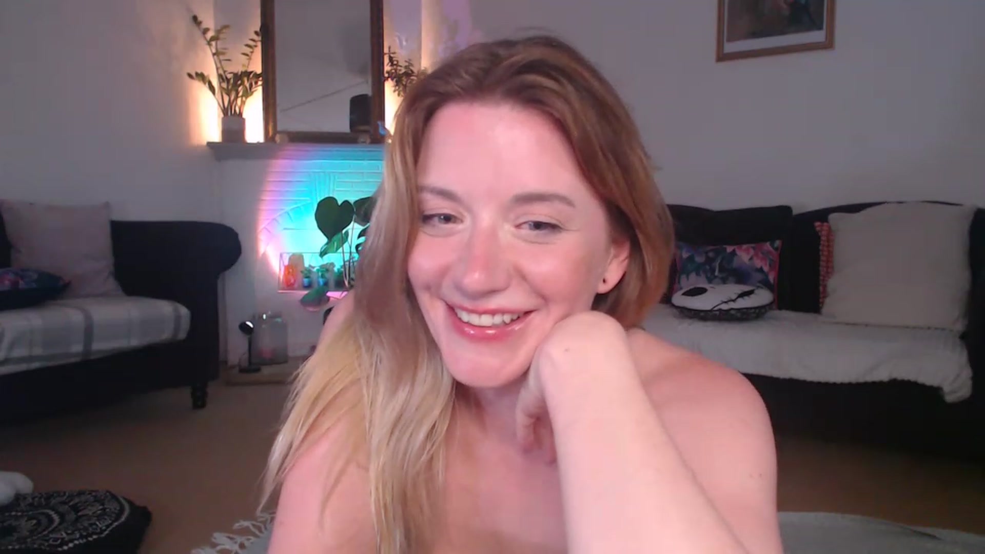 Gallery image thumbnail from DaisyChainedX's myfreecams stream on, 09/15/2023, 19:24 image 15 of 20