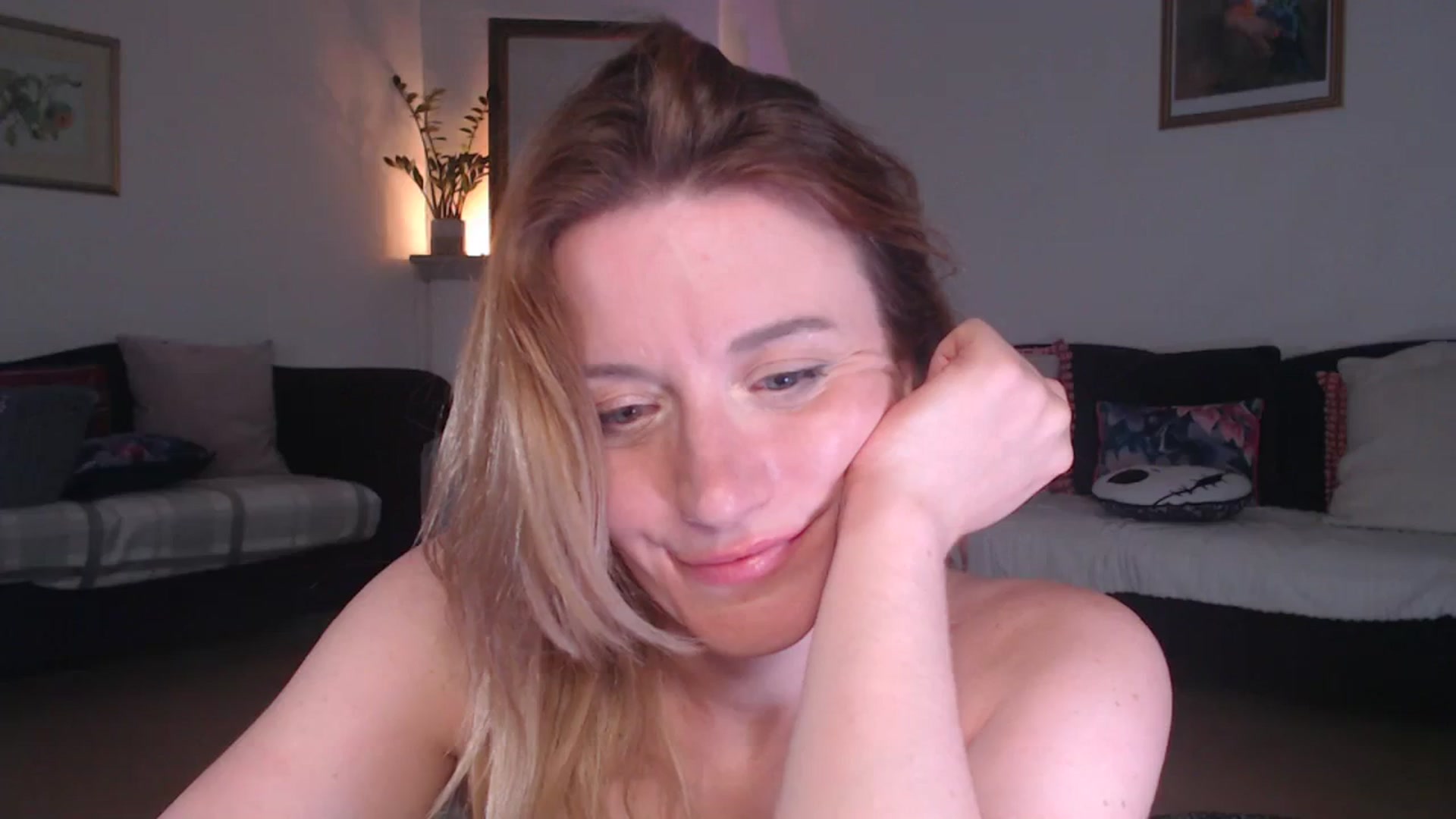 Gallery image thumbnail from DaisyChainedX's myfreecams stream on, 09/15/2023, 21:31 image 18 of 20