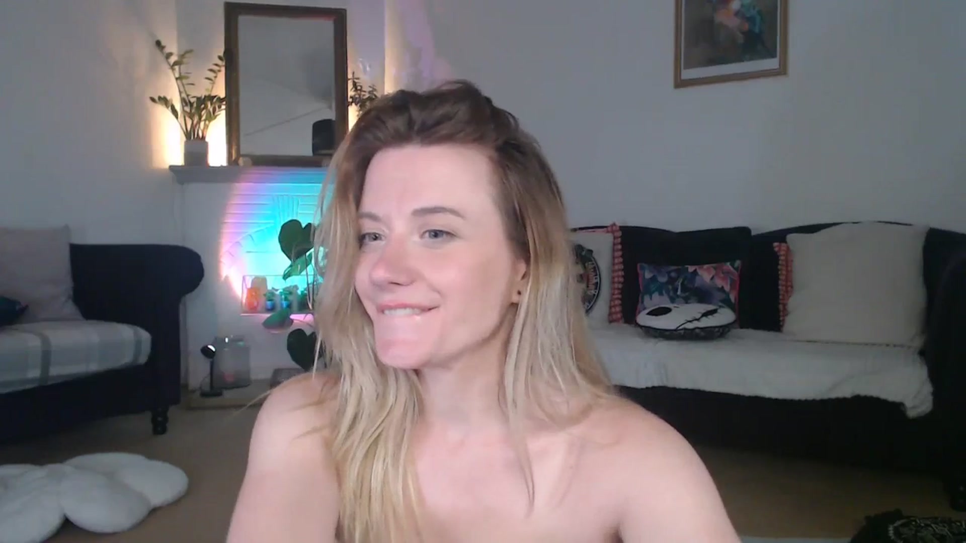 Gallery image thumbnail from DaisyChainedX's myfreecams stream on, 09/15/2023, 22:50 image 7 of 20