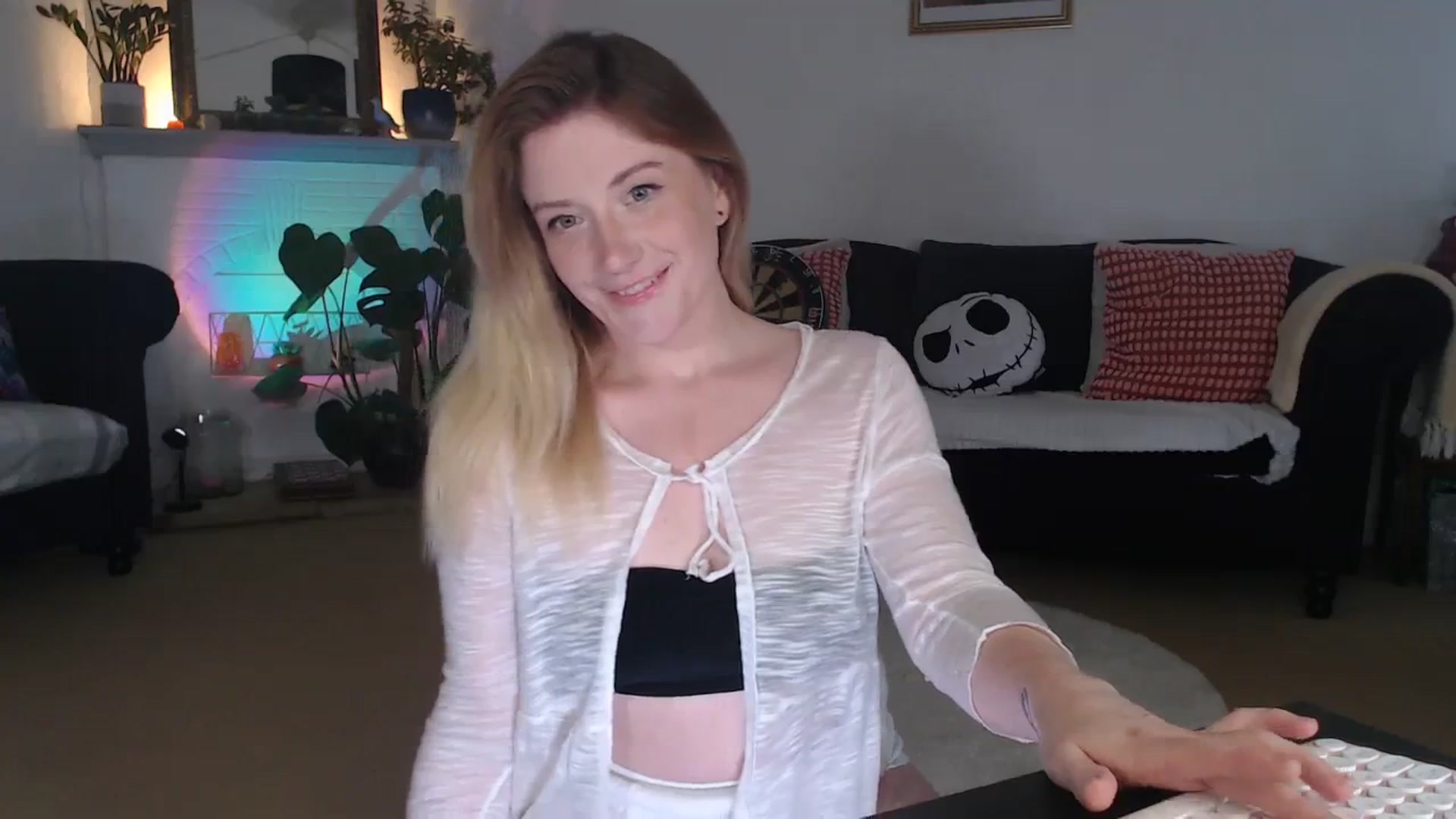 Gallery image thumbnail from DaisyChainedX's myfreecams stream on, 10/02/2023, 12:24 image 20 of 20