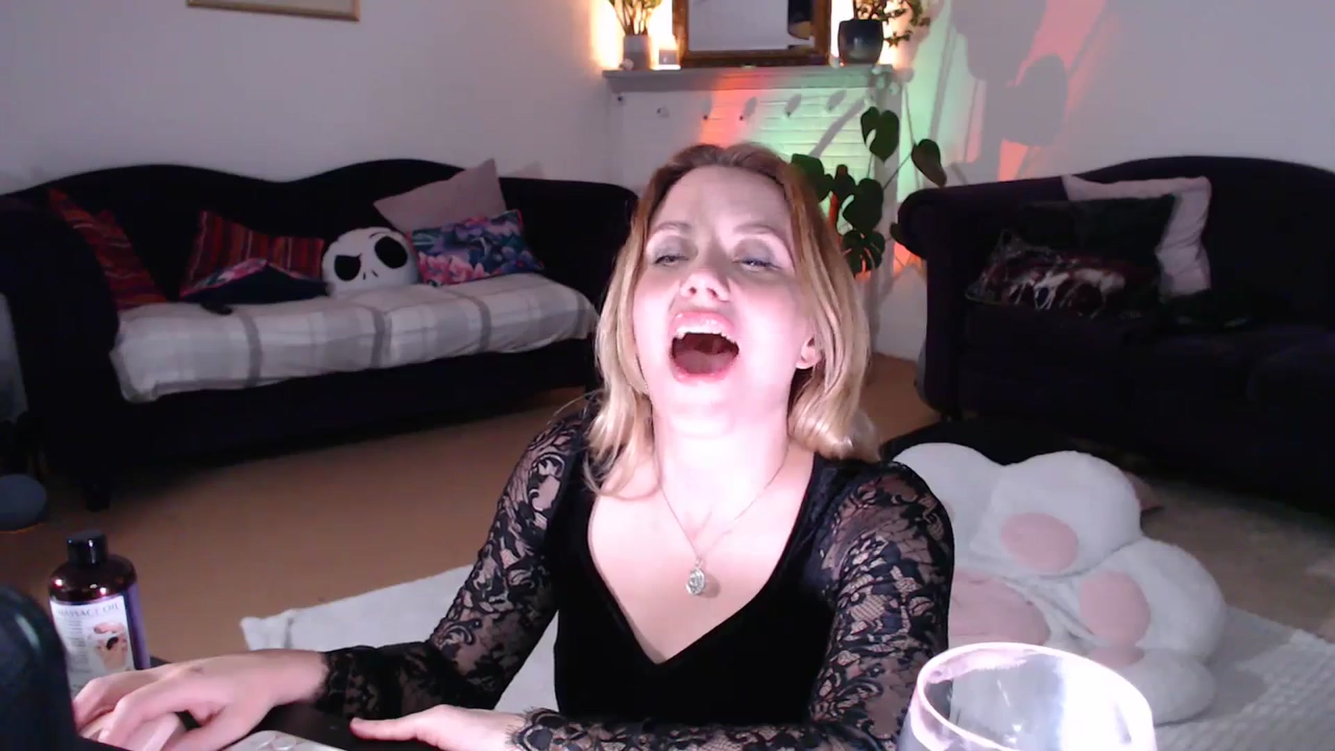 Gallery image thumbnail from DaisyChainedX's myfreecams stream on, 10/13/2023, 16:44 image 16 of 20