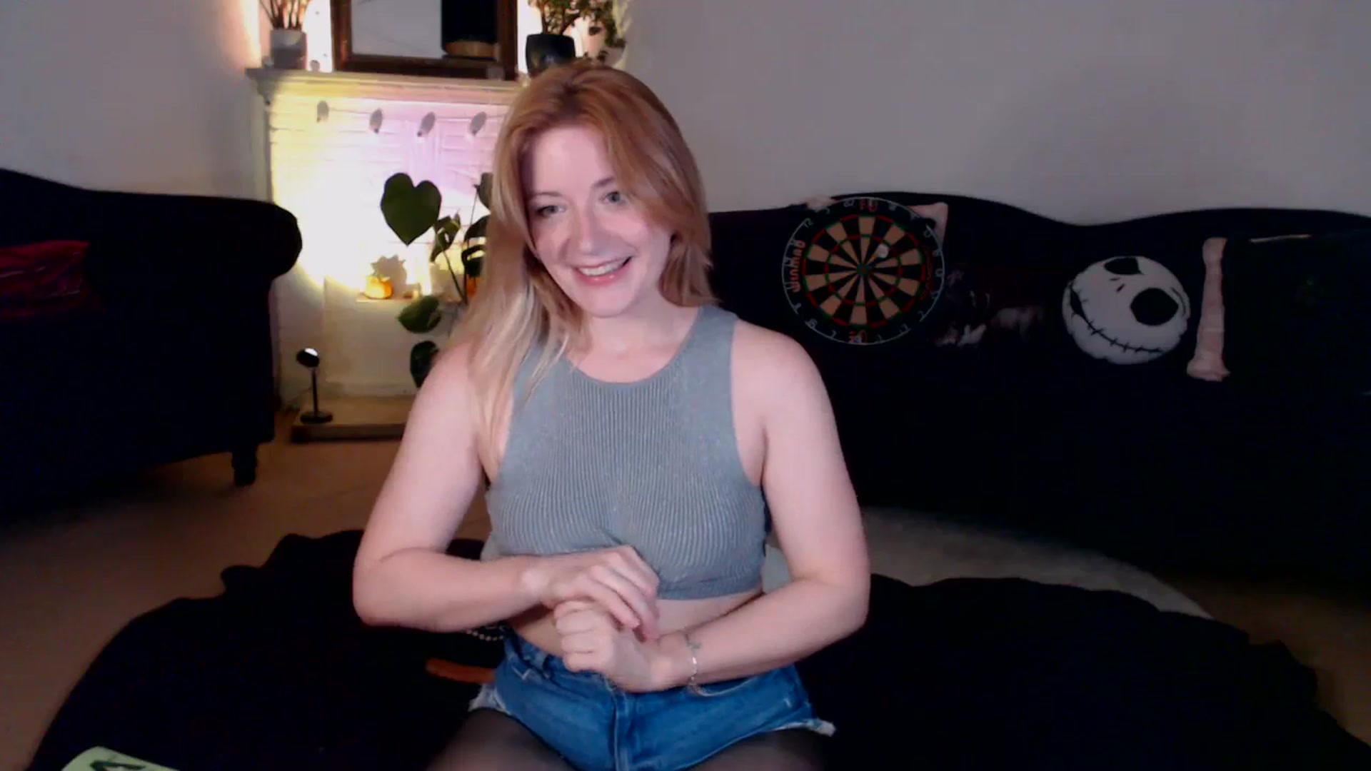 Gallery image thumbnail from DaisyChainedX's myfreecams stream on, 11/13/2023, 18:41 image 17 of 20
