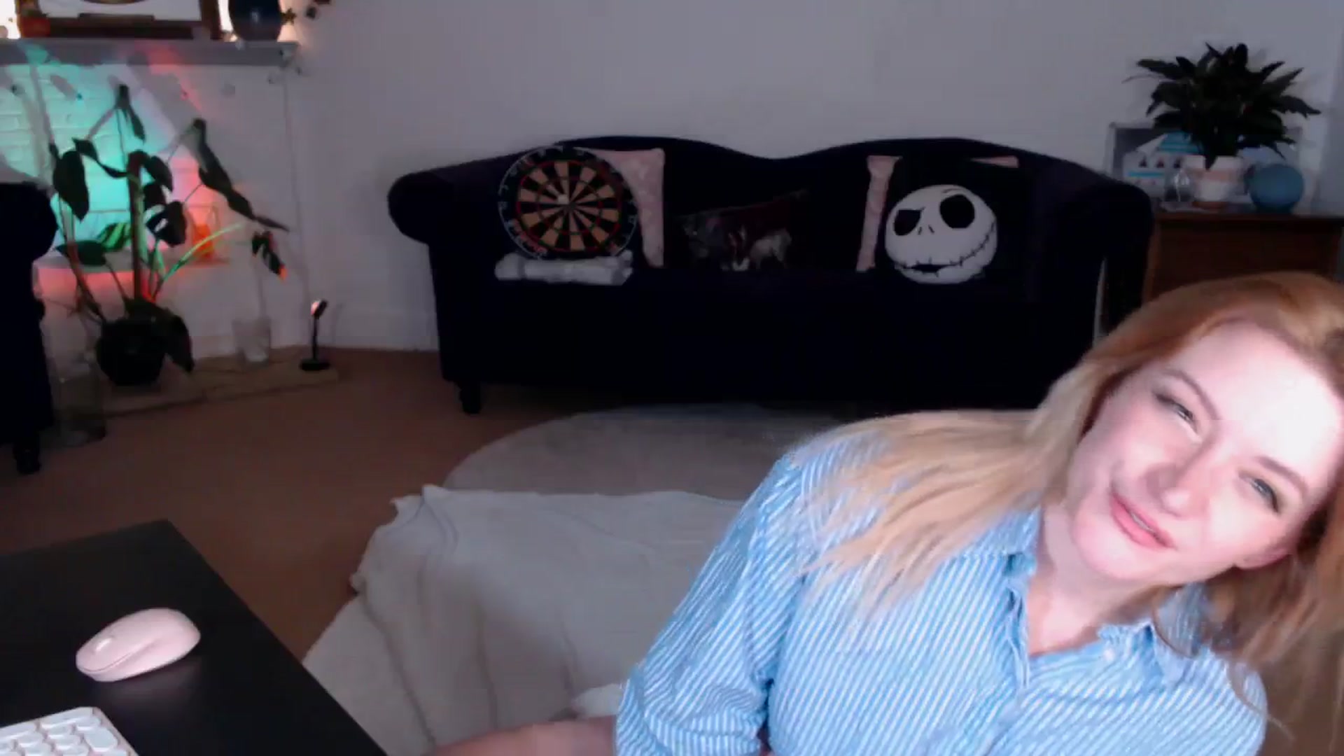 Gallery image thumbnail from DaisyChainedX's myfreecams stream on, 11/15/2023, 19:00 image 4 of 20