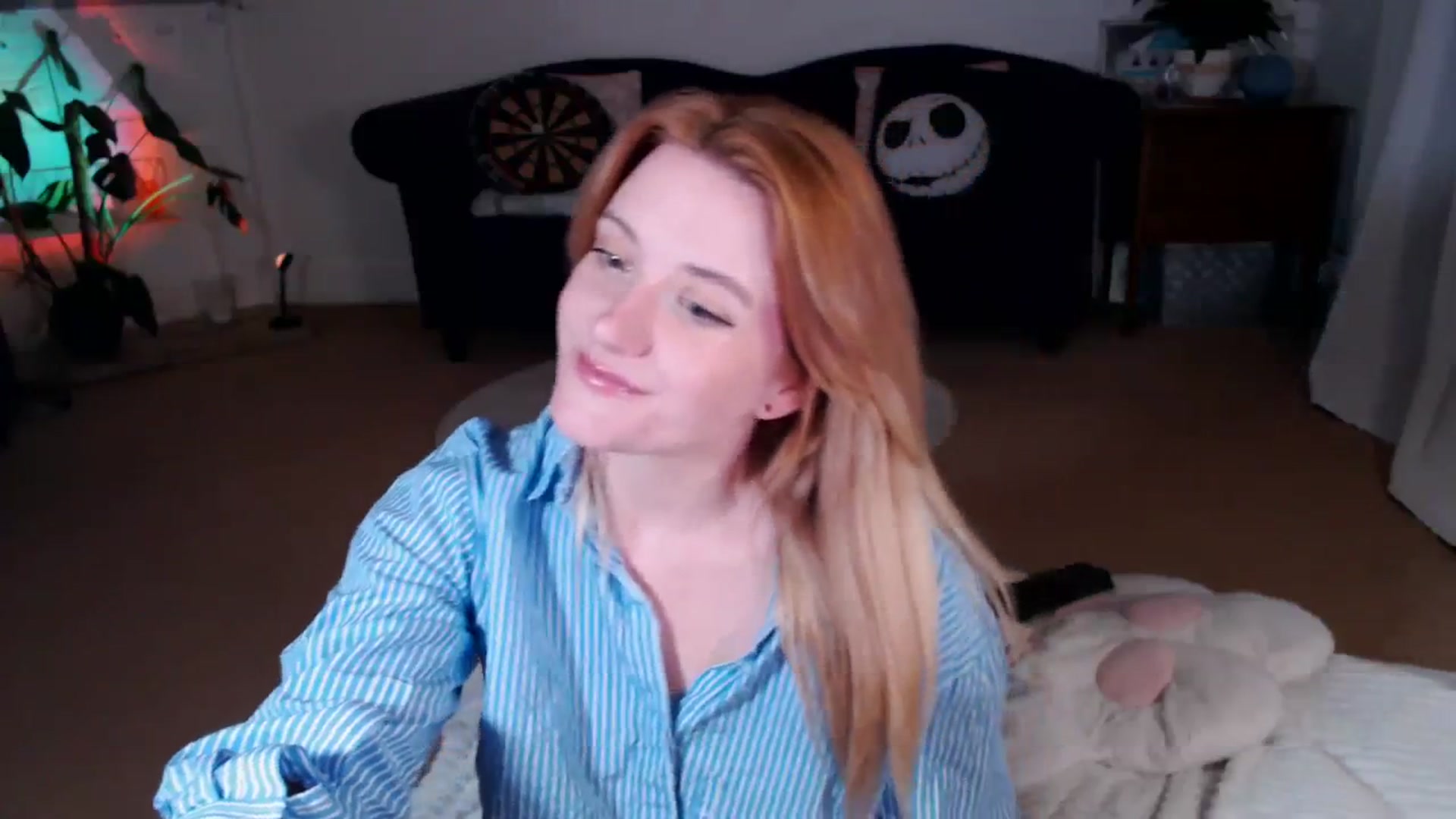 Gallery image thumbnail from DaisyChainedX's myfreecams stream on, 11/15/2023, 19:00 image 16 of 20