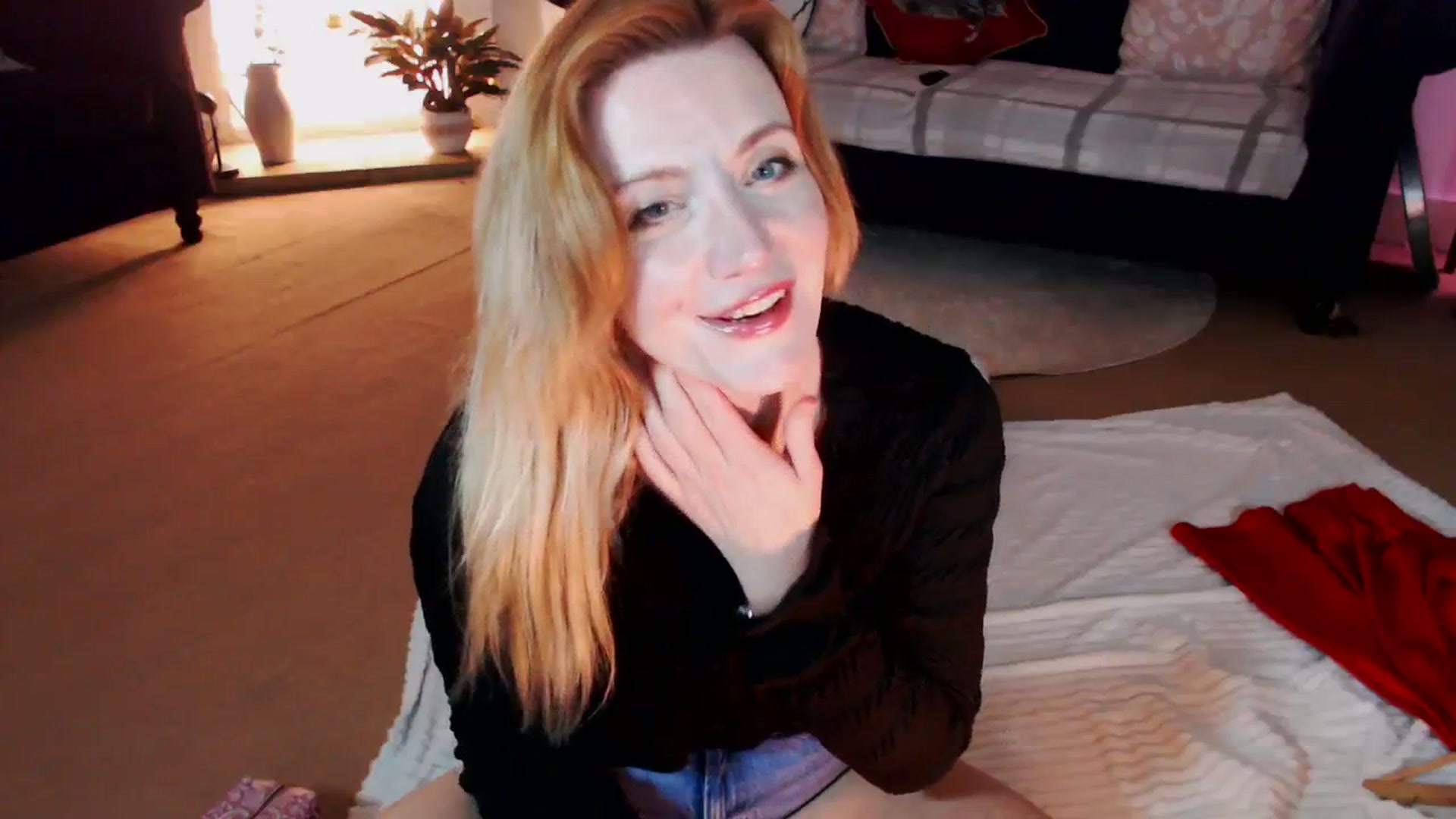 Gallery image thumbnail from DaisyChainedX's myfreecams stream on, 11/27/2023, 16:07 image 11 of 20