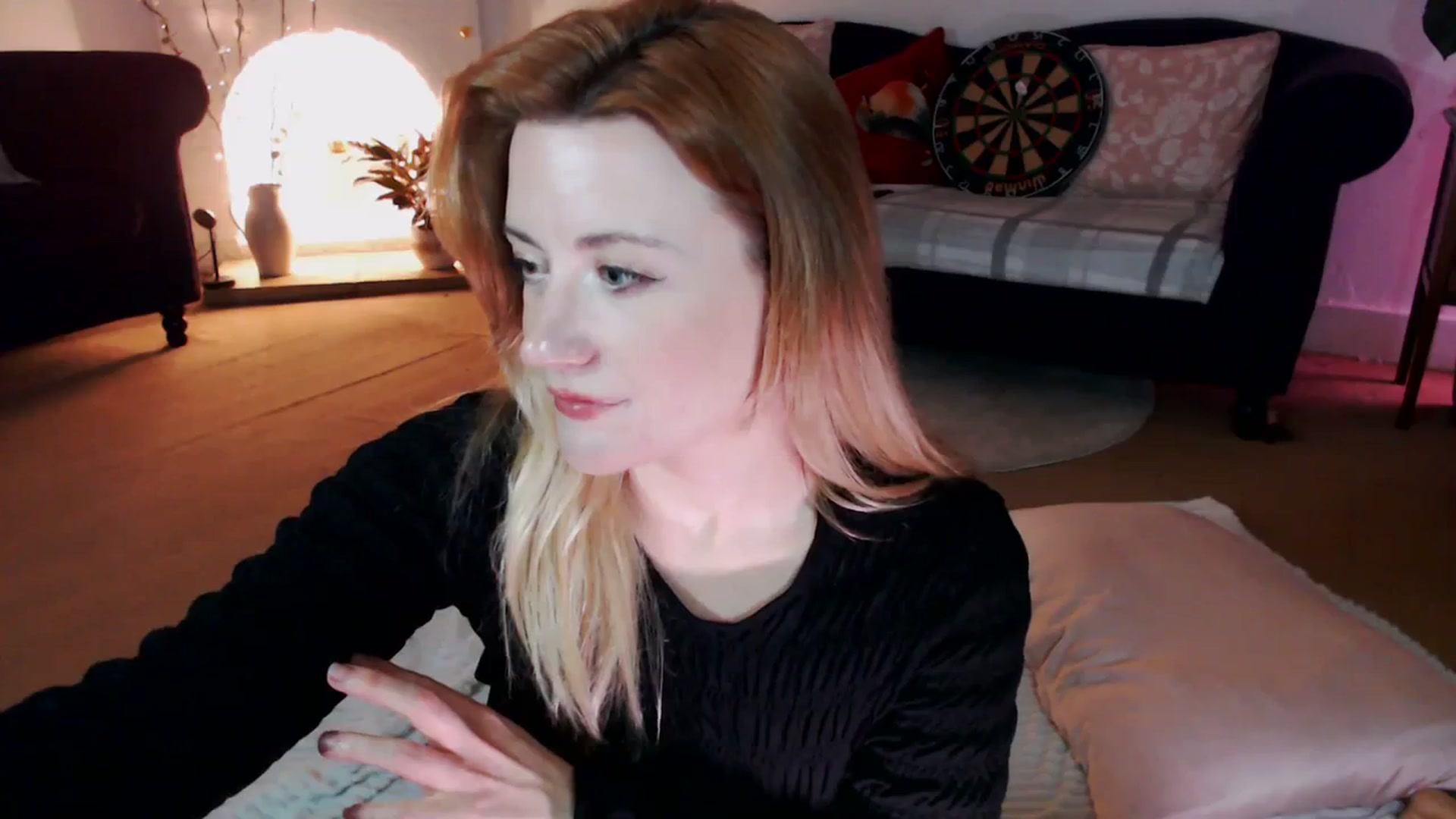 Gallery image thumbnail from DaisyChainedX's myfreecams stream on, 11/27/2023, 18:43 image 12 of 20