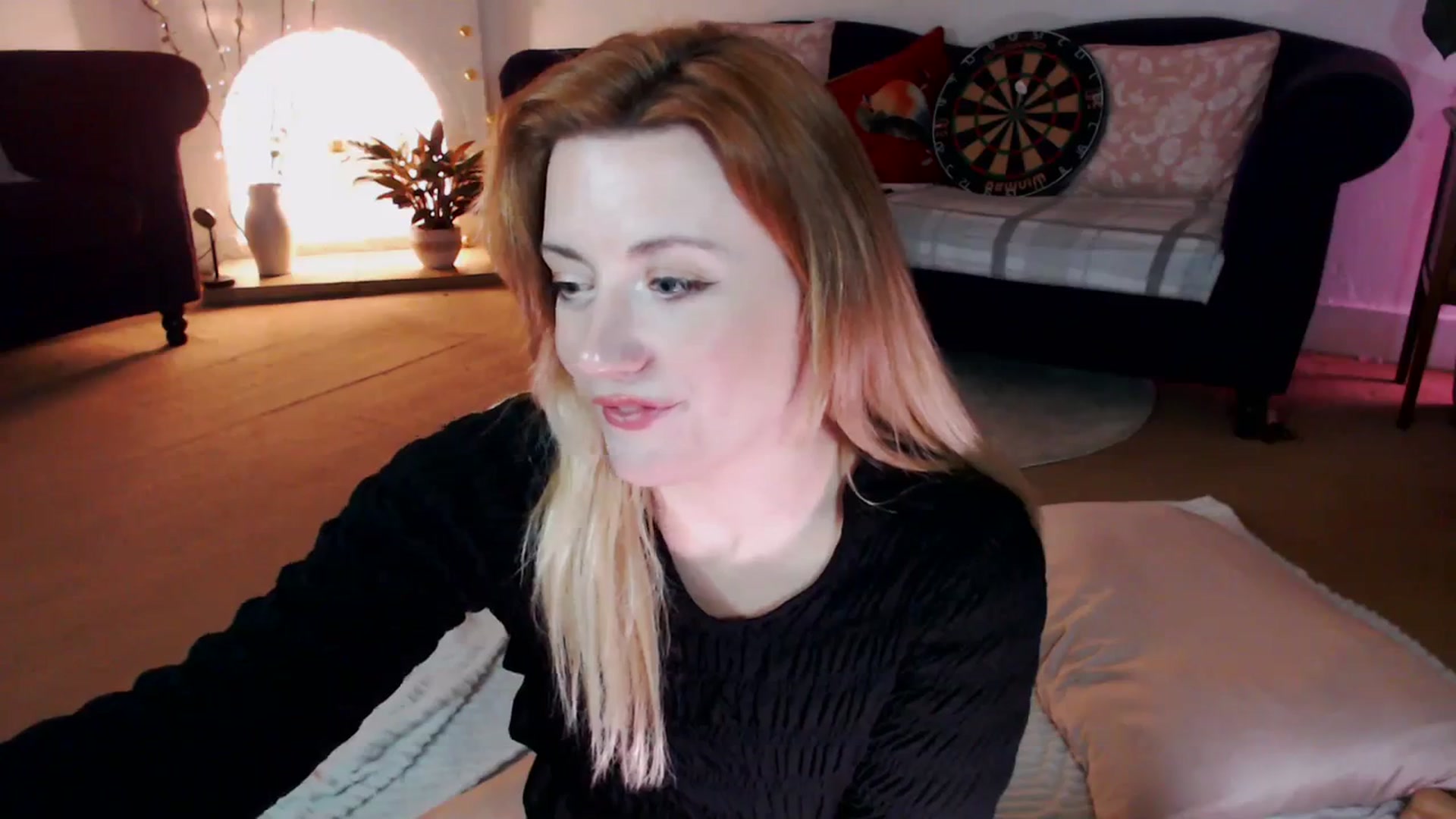 Gallery image thumbnail from DaisyChainedX's myfreecams stream on, 11/27/2023, 18:43 image 14 of 20