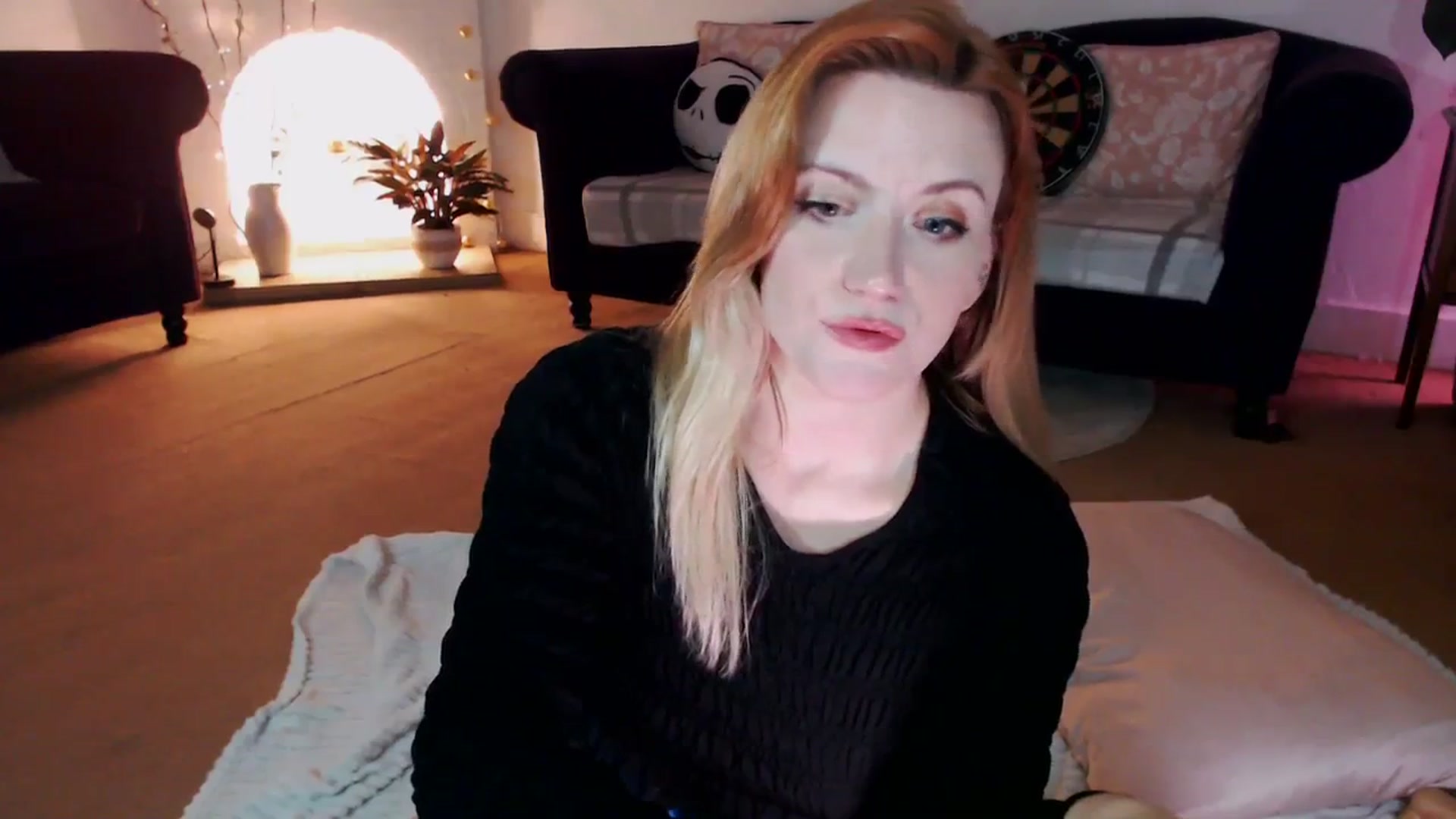 Gallery image thumbnail from DaisyChainedX's myfreecams stream on, 11/27/2023, 18:43 image 13 of 20