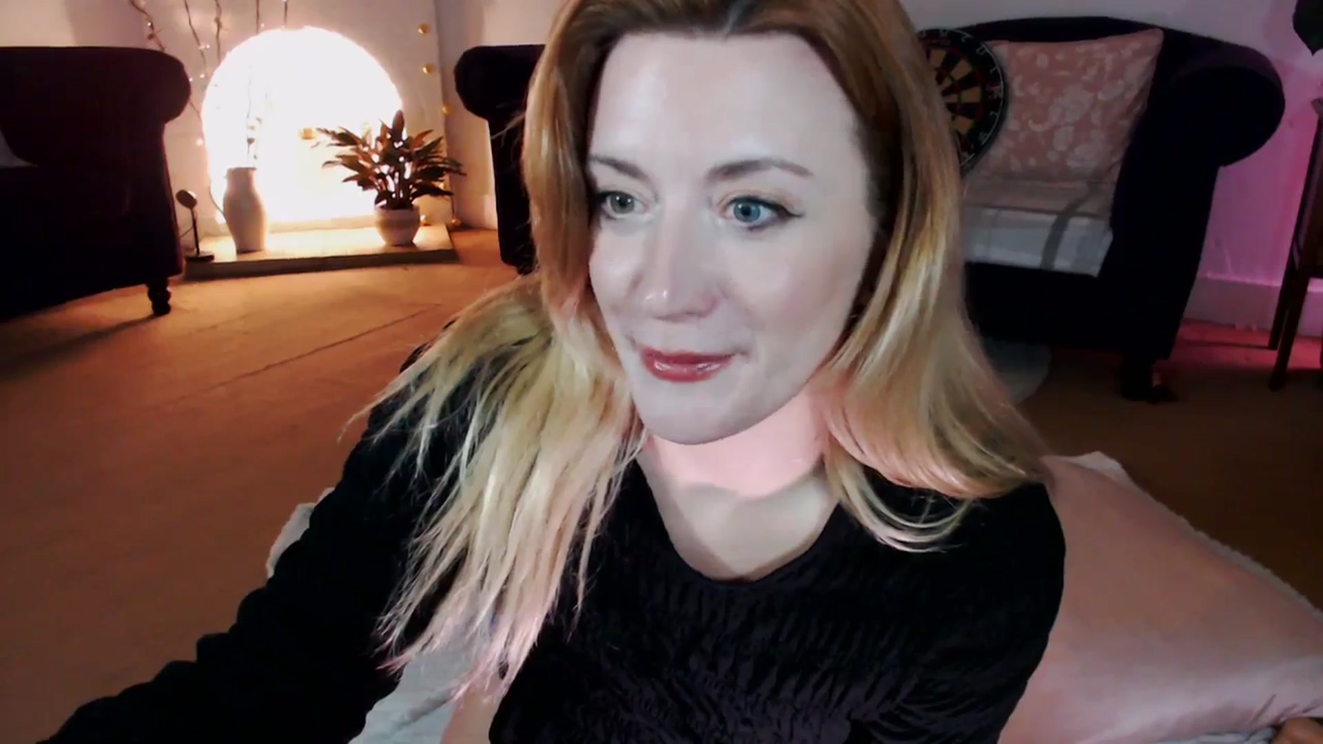 Gallery image thumbnail from DaisyChainedX's myfreecams stream on, 11/27/2023, 18:43 image 9 of 20