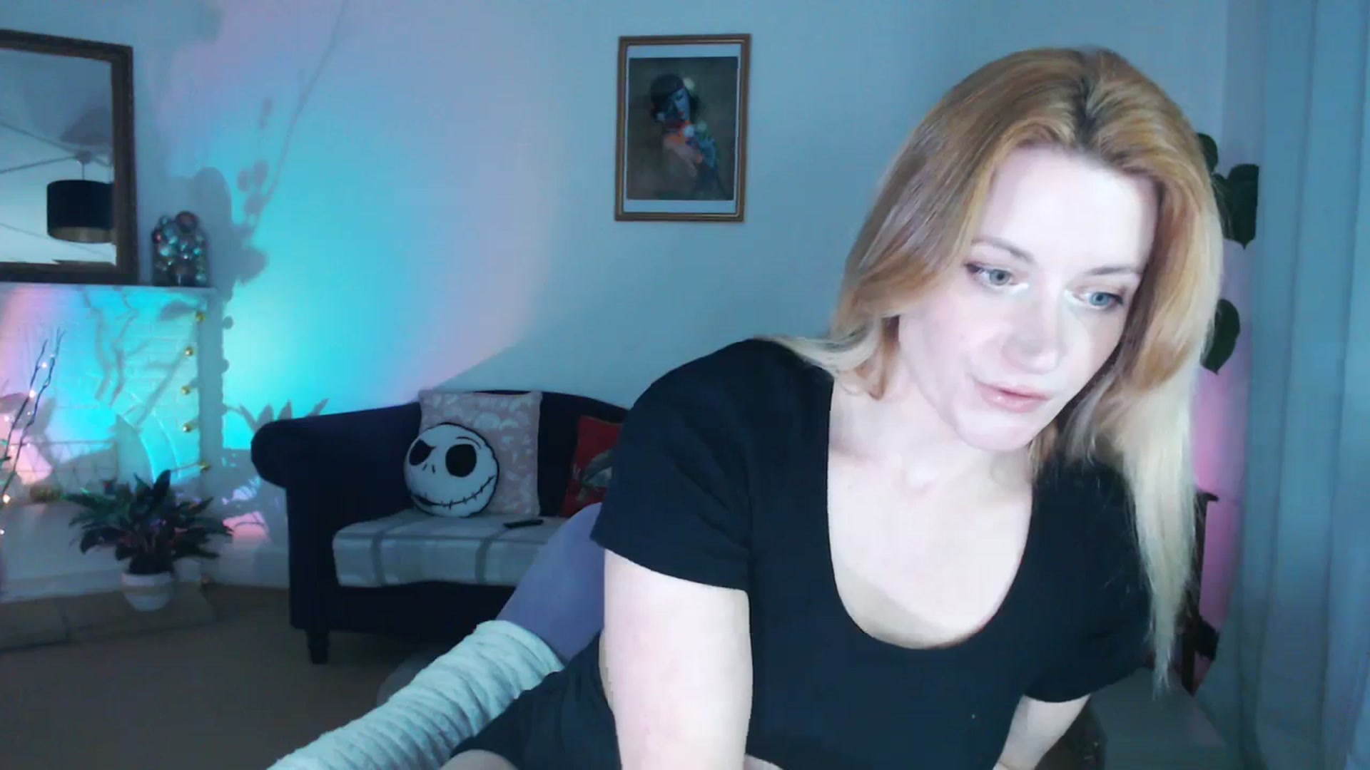 Gallery image thumbnail from DaisyChainedX's myfreecams stream on, 11/28/2023, 16:00 image 15 of 20