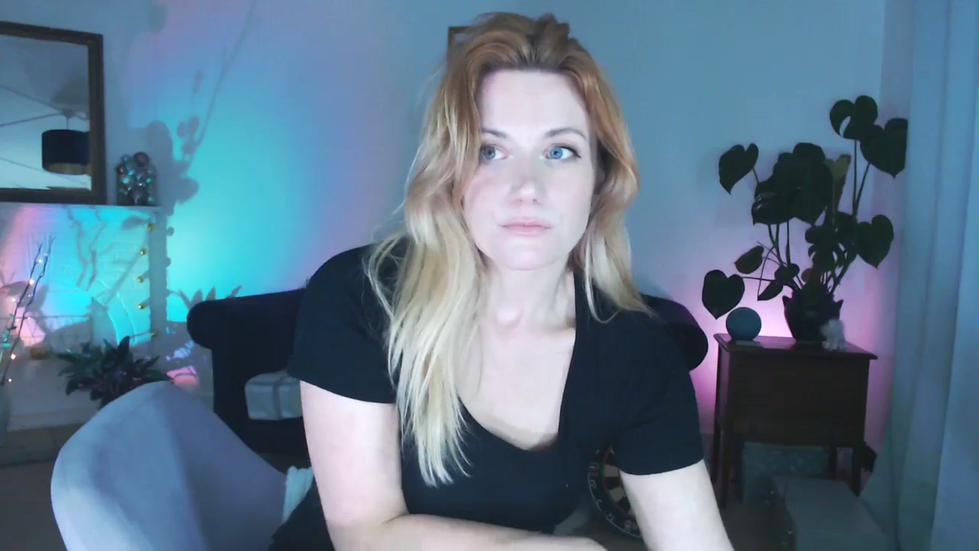 Gallery image thumbnail from DaisyChainedX's myfreecams stream on, 11/28/2023, 16:00 image 2 of 20
