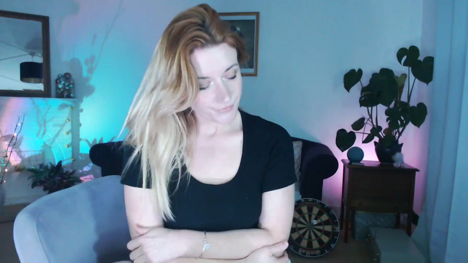 Gallery image thumbnail from DaisyChainedX's myfreecams stream on, 11/28/2023, 16:00 image 3 of 20