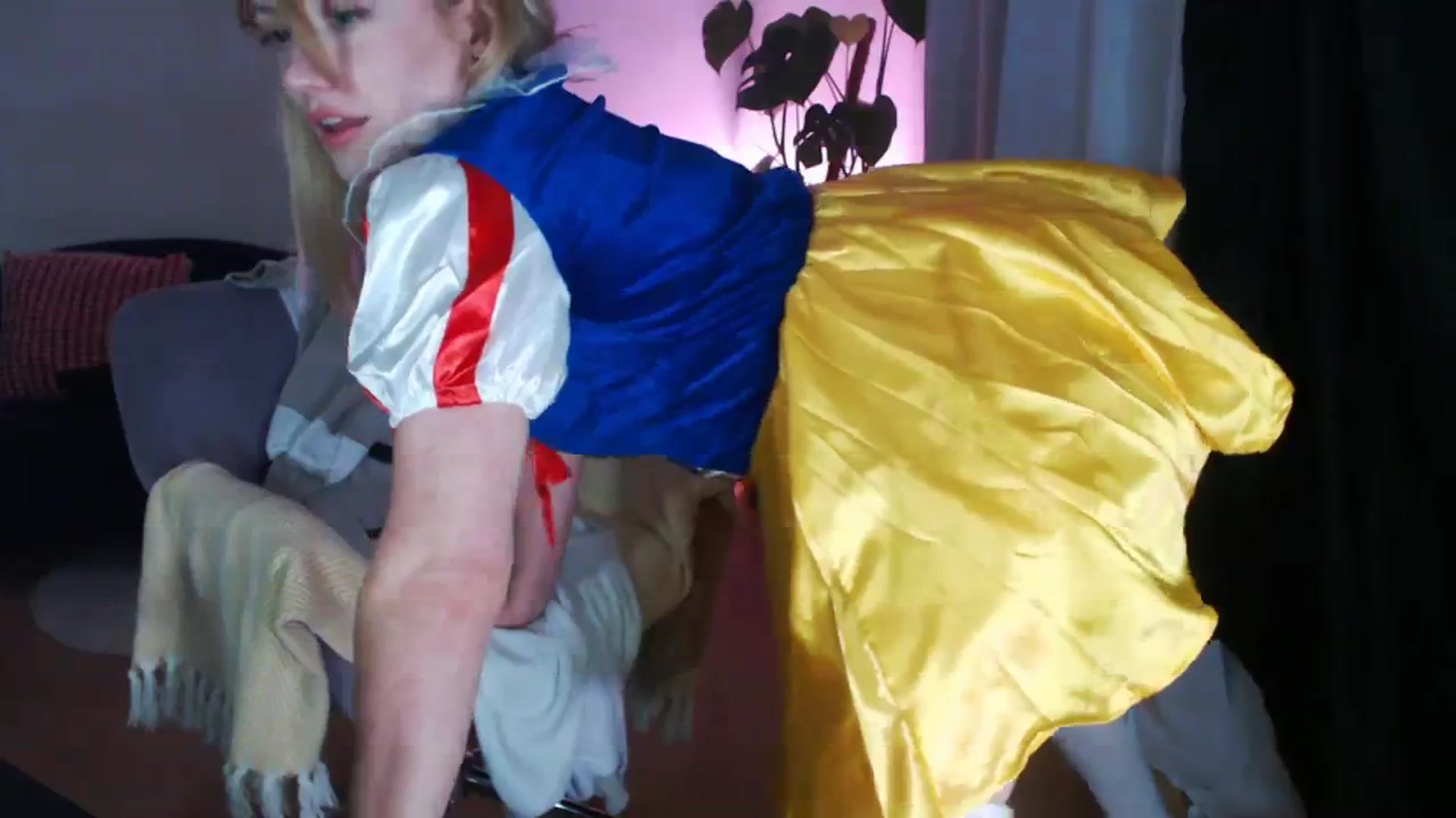 Gallery image thumbnail from DaisyChainedX's myfreecams stream on, 12/01/2023, 18:39 image 2 of 20