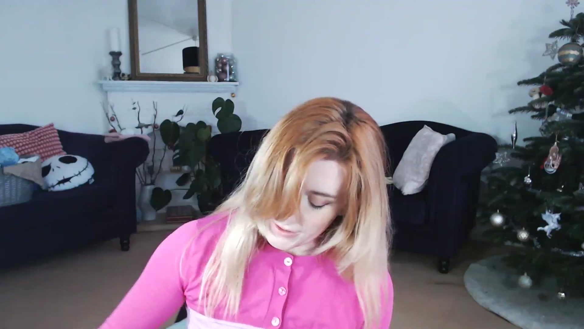 Gallery image thumbnail from DaisyChainedX's myfreecams stream on, 12/05/2023, 16:42 image 12 of 20