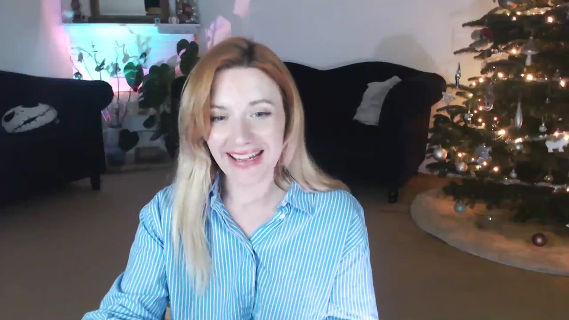 Gallery image thumbnail from DaisyChainedX's myfreecams stream on, 12/06/2023, 18:05 image 6 of 20