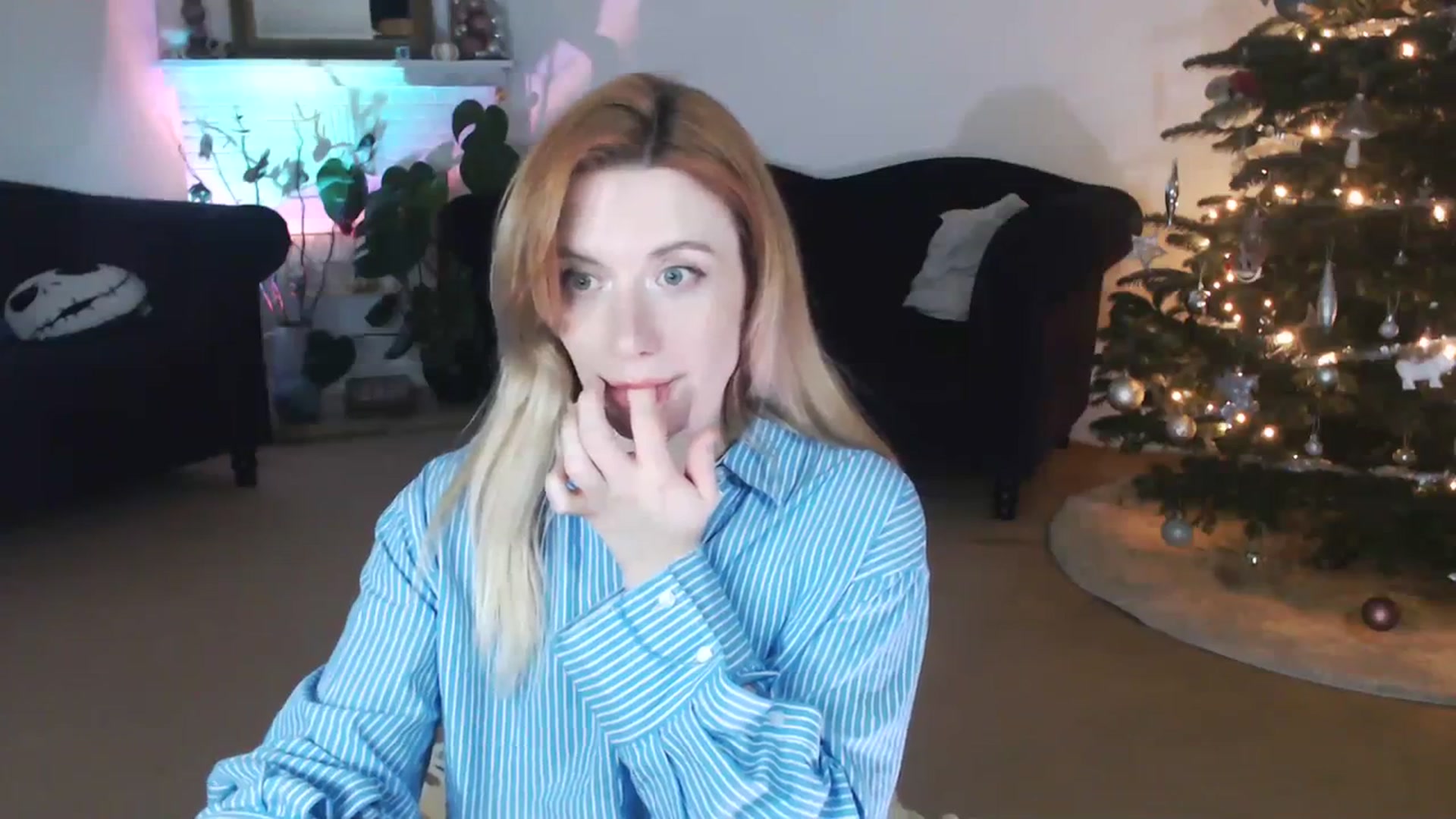 Gallery image thumbnail from DaisyChainedX's myfreecams stream on, 12/06/2023, 18:05 image 4 of 20