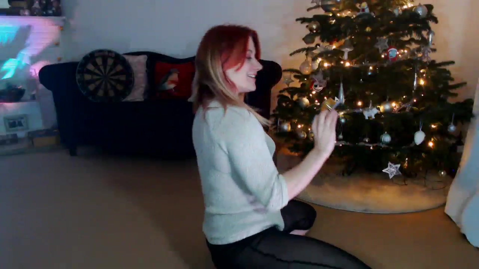 Gallery image thumbnail from DaisyChainedX's myfreecams stream on, 12/14/2023, 19:01 image 5 of 20