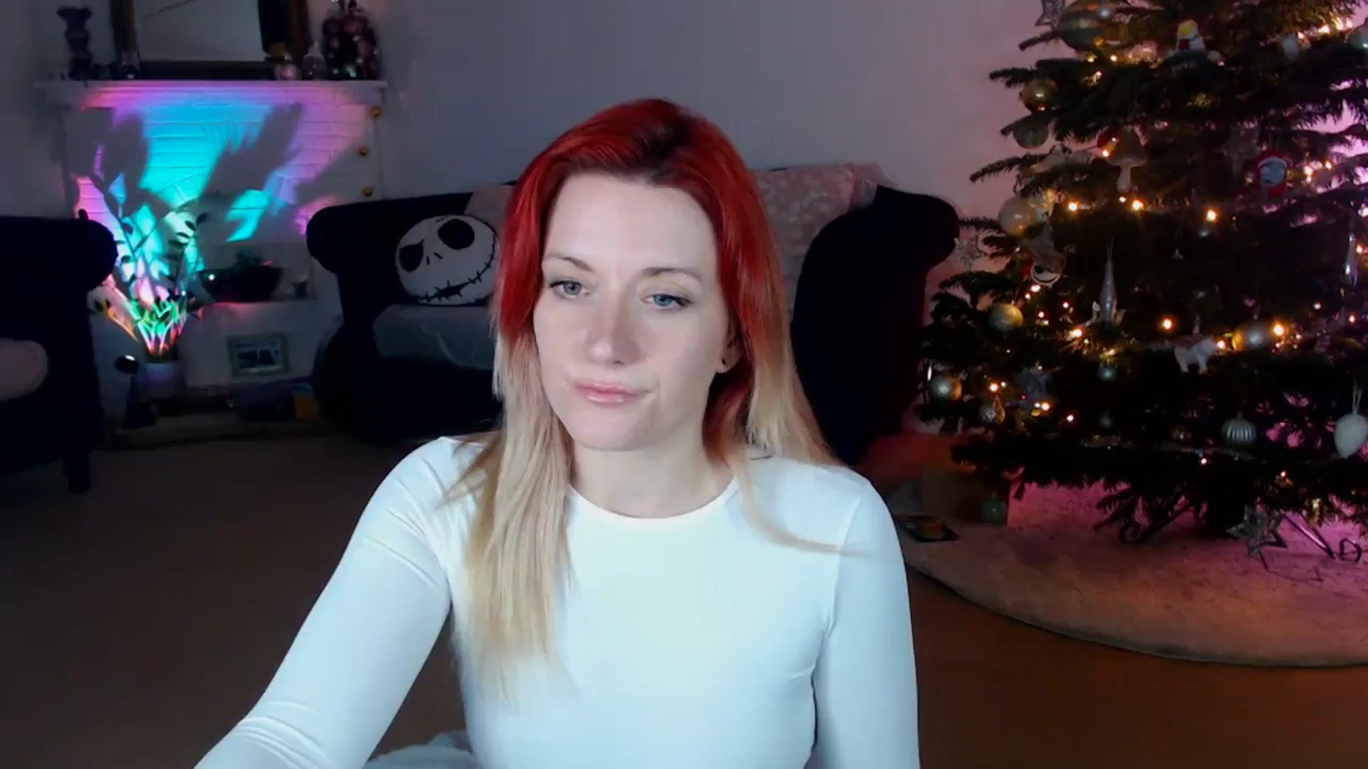 Gallery image thumbnail from DaisyChainedX's myfreecams stream on, 12/15/2023, 20:07 image 17 of 20