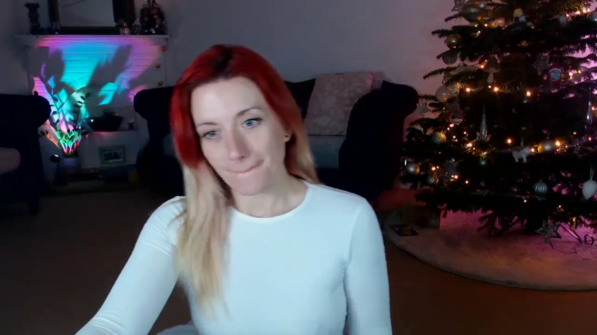 Gallery image thumbnail from DaisyChainedX's myfreecams stream on, 12/15/2023, 20:07 image 14 of 20