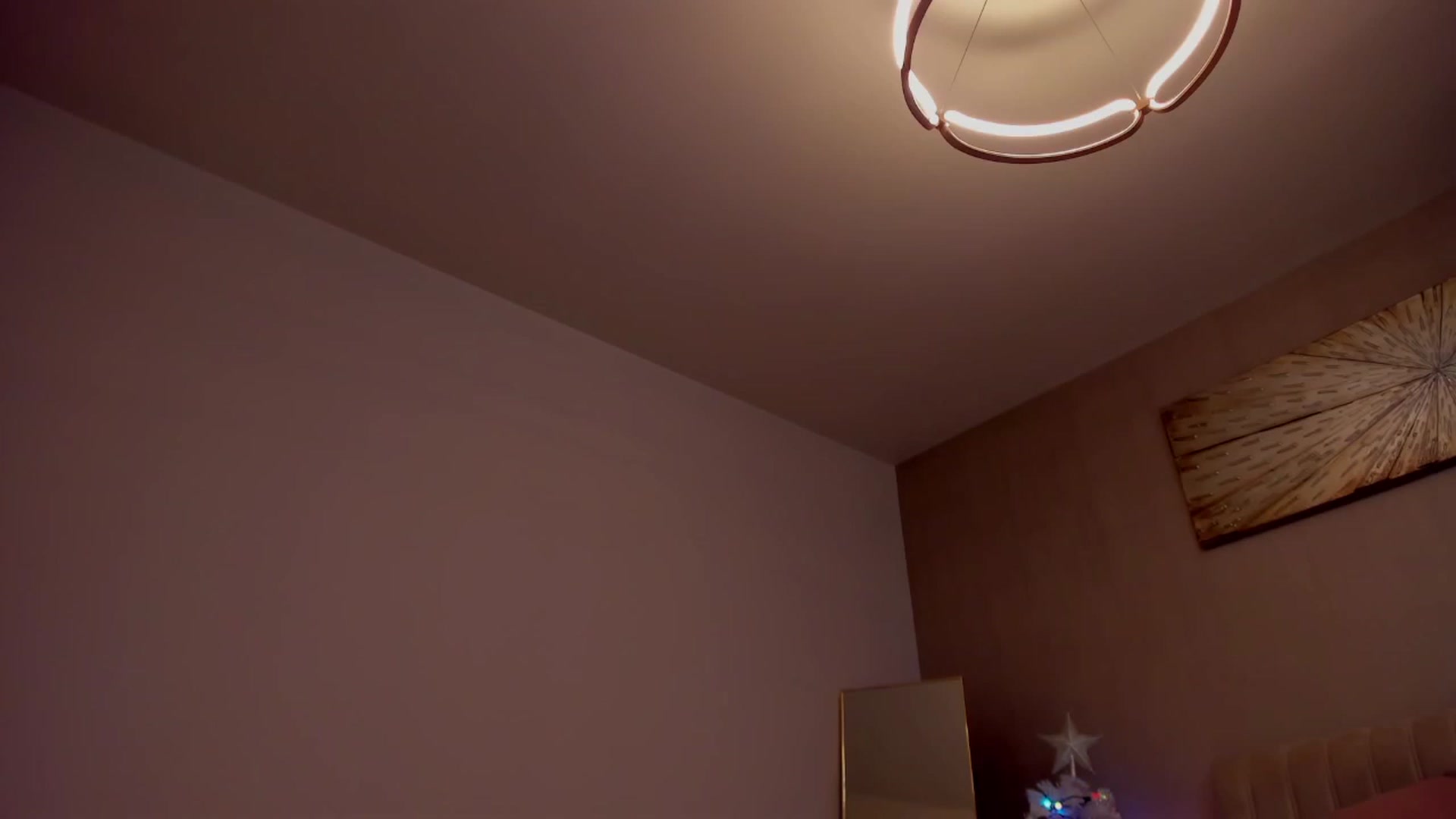 Gallery image thumbnail from DaisyD1_'s myfreecams stream on, 12/19/2022, 05:06 image 1 of 20