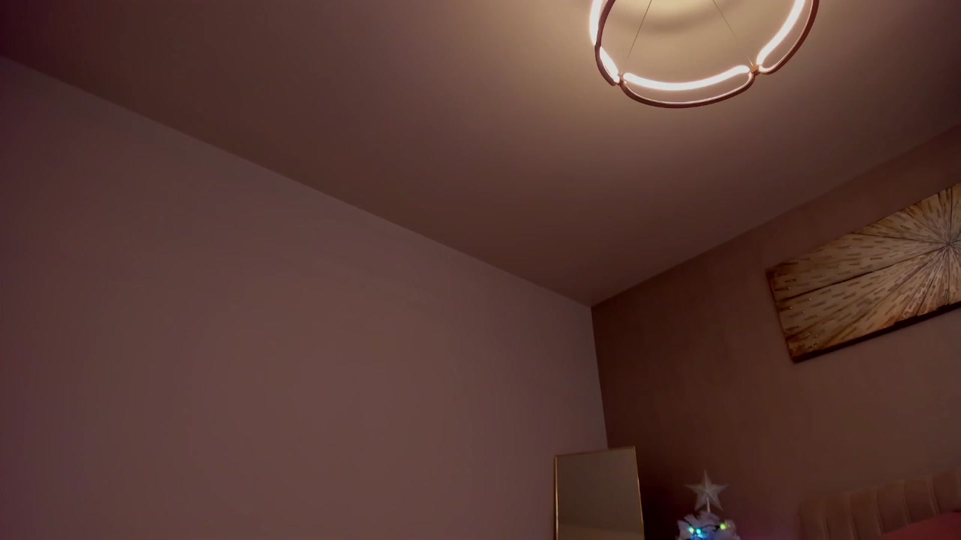 Gallery image thumbnail from DaisyD1_'s myfreecams stream on, 12/19/2022, 05:06 image 2 of 20