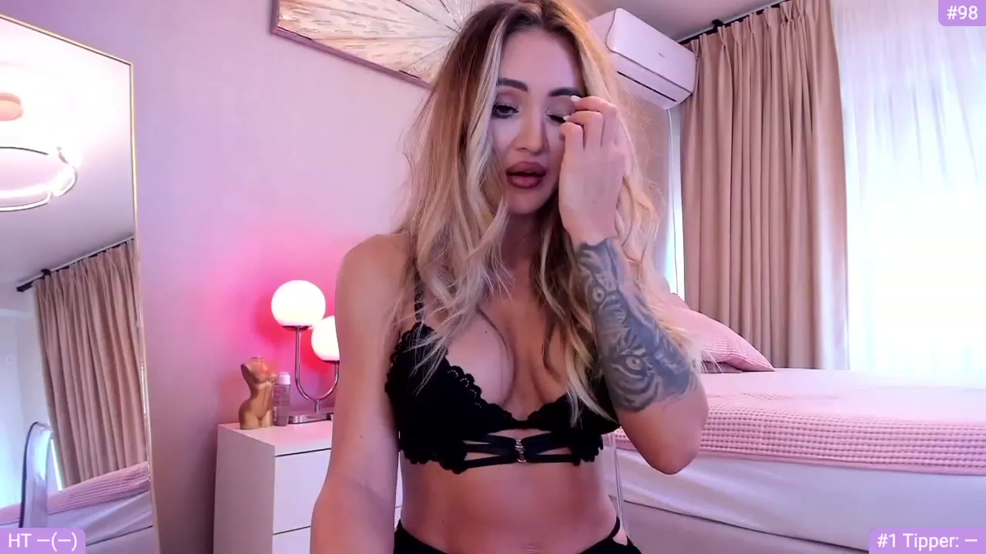 Gallery image thumbnail from DaisyD1_'s myfreecams stream on, 06/18/2023, 04:22 image 3 of 20