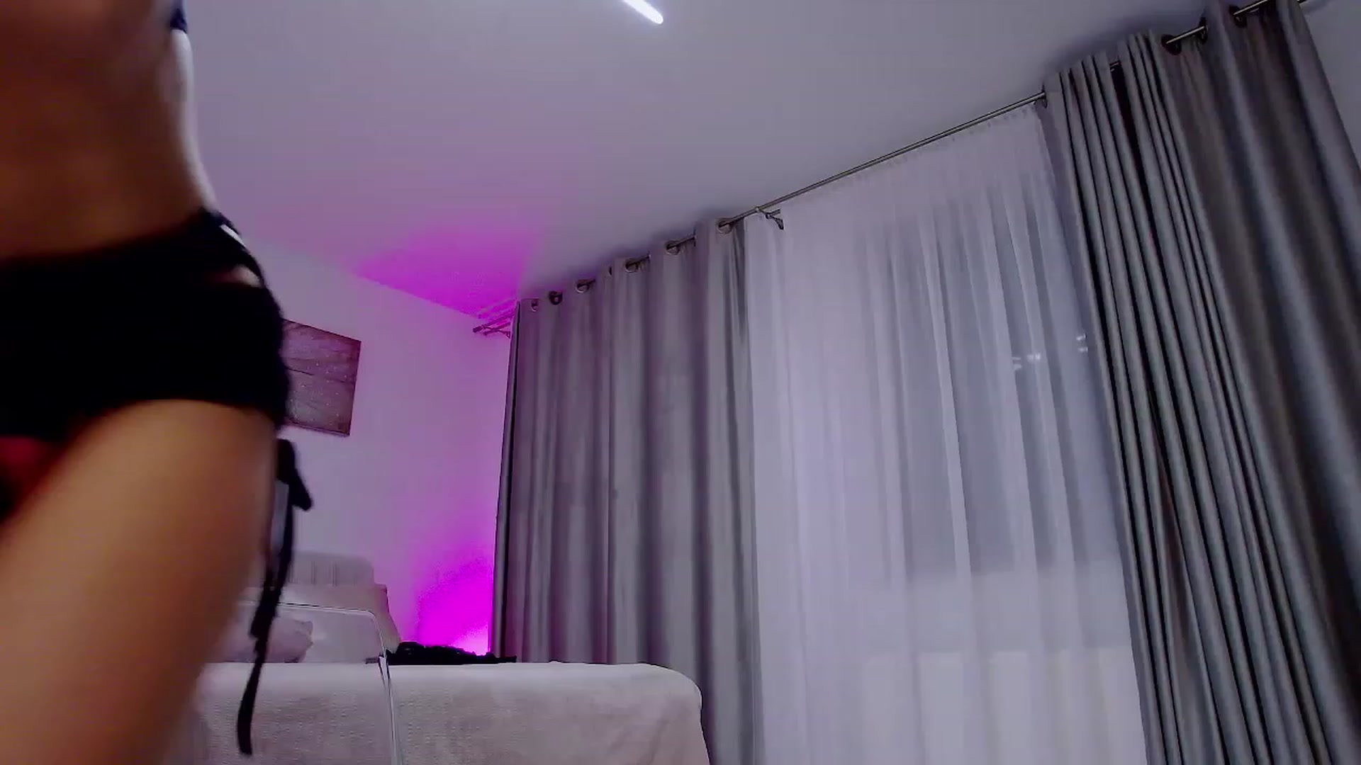 Gallery image thumbnail from DaisyD1_'s myfreecams stream on, 11/14/2023, 04:28 image 20 of 20