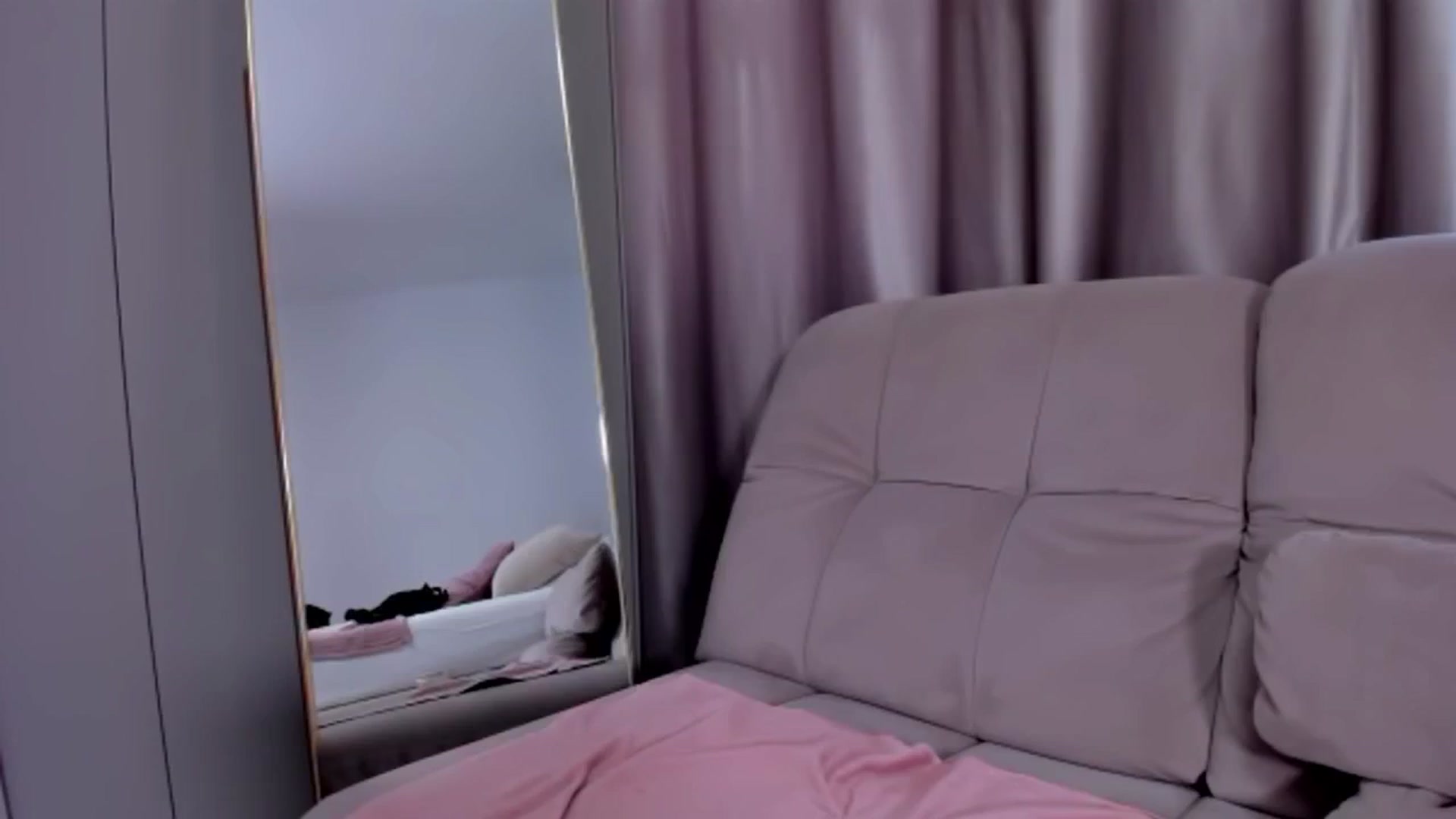 Gallery image thumbnail from DaisyD1_'s myfreecams stream on, 08/07/2024, 04:22 image 1 of 20