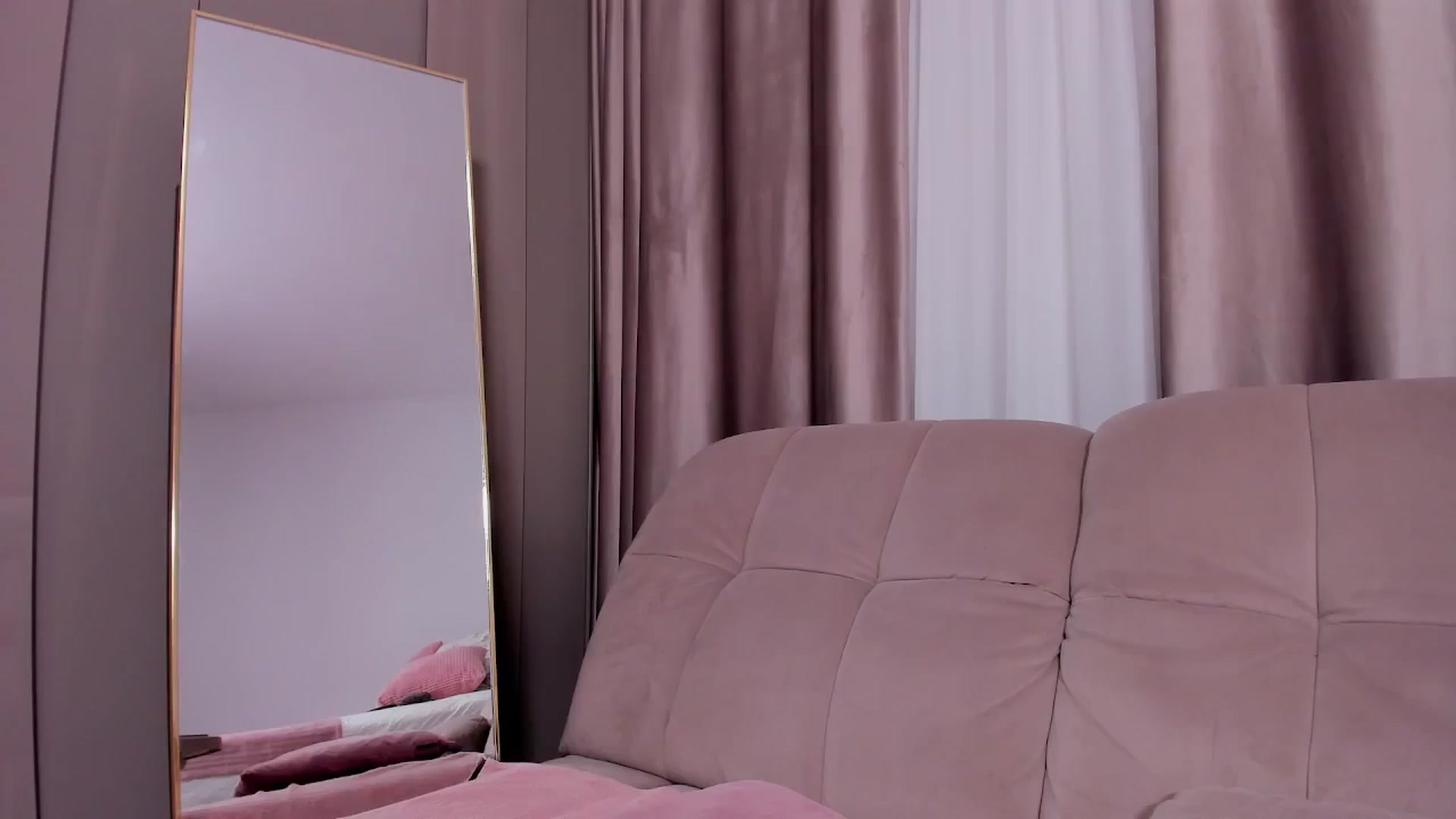 Gallery image thumbnail from DaisyD1_'s myfreecams stream on, 11/01/2024, 20:38 image 19 of 20