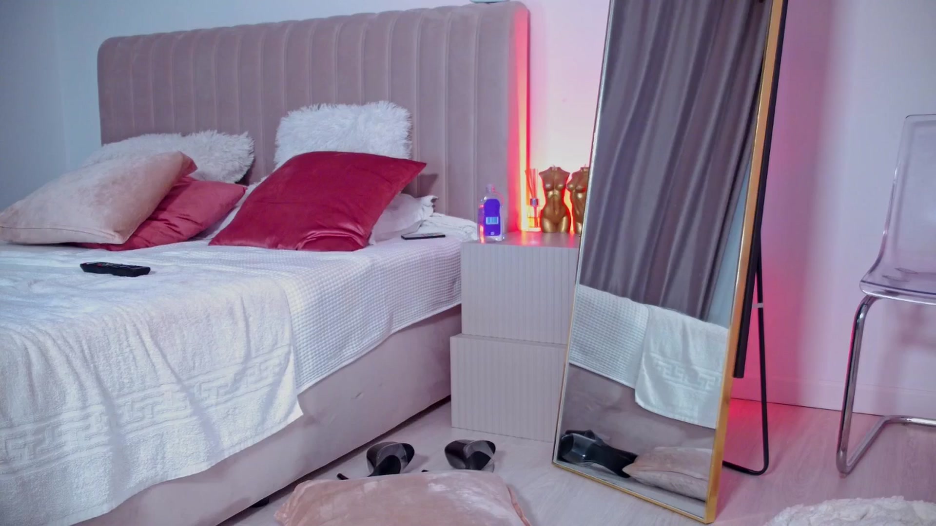 Gallery image thumbnail from DaisyD1_'s myfreecams stream on, 09/20/2025, 05:09 image 11 of 20
