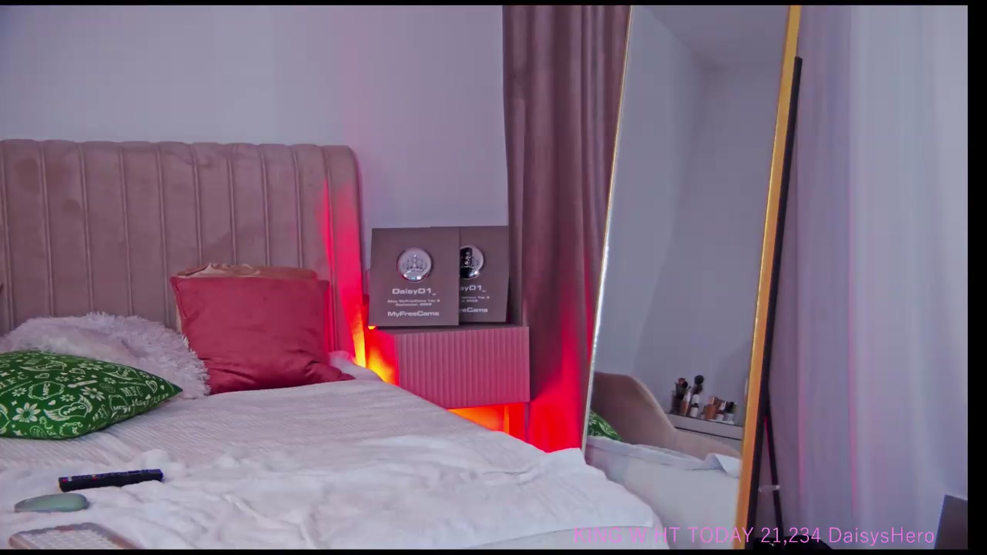 Gallery image thumbnail from DaisyD1_'s myfreecams stream on, 05/16/2026, 04:13 image 18 of 20
