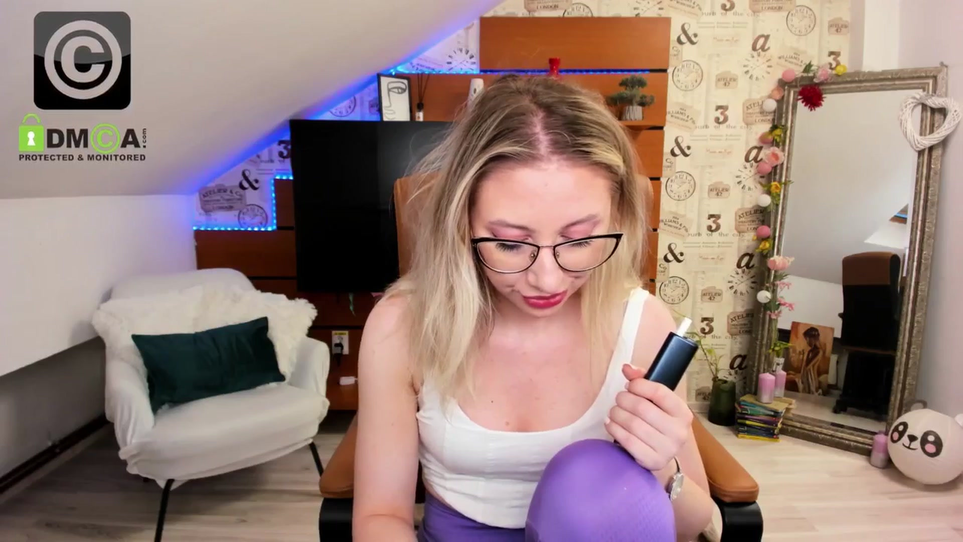 Gallery image thumbnail from DaisyLi's myfreecams stream on, 04/15/2026, 17:21 image 7 of 20