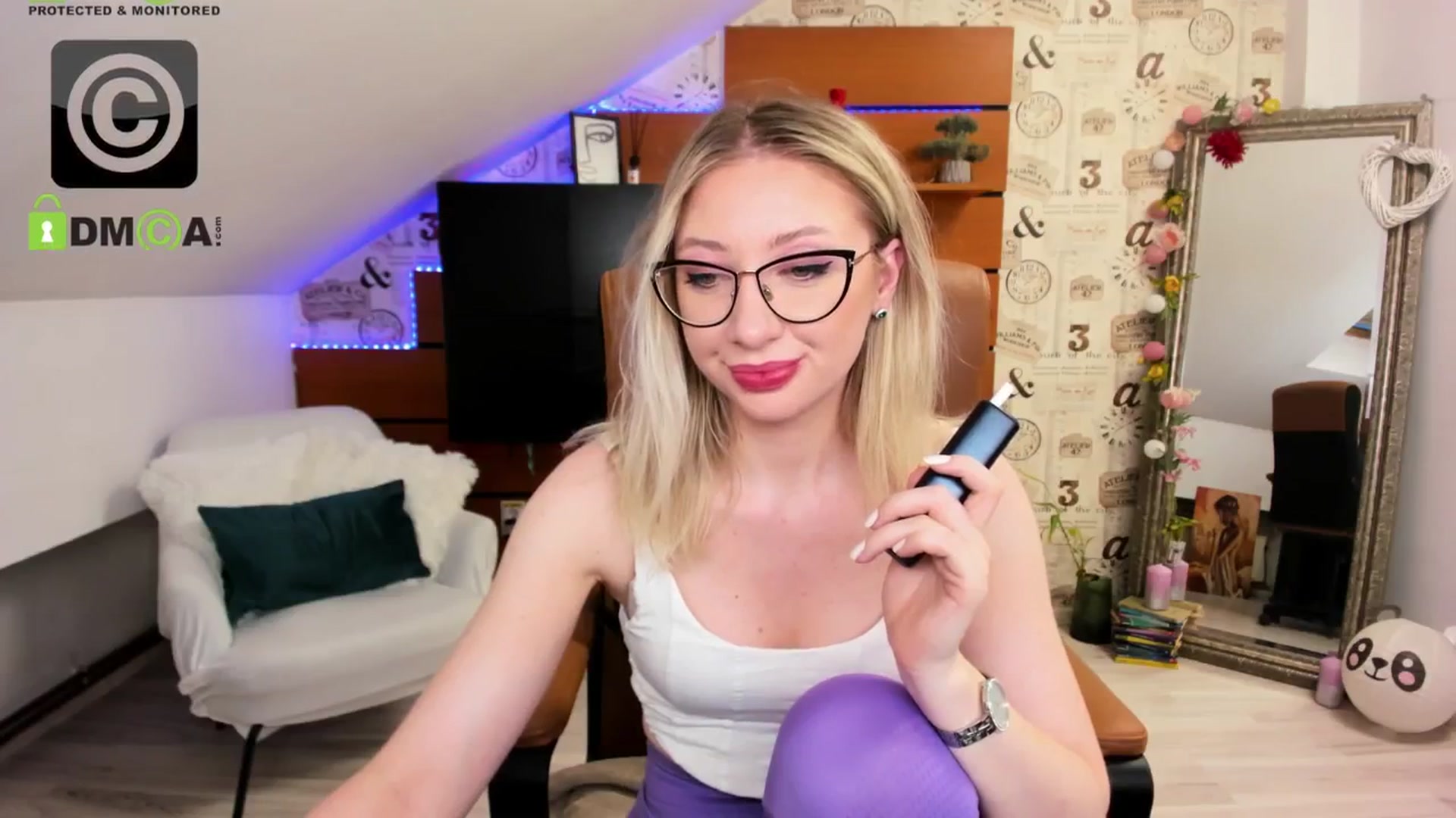 Gallery image thumbnail from DaisyLi's myfreecams stream on, 04/15/2026, 17:21 image 10 of 20