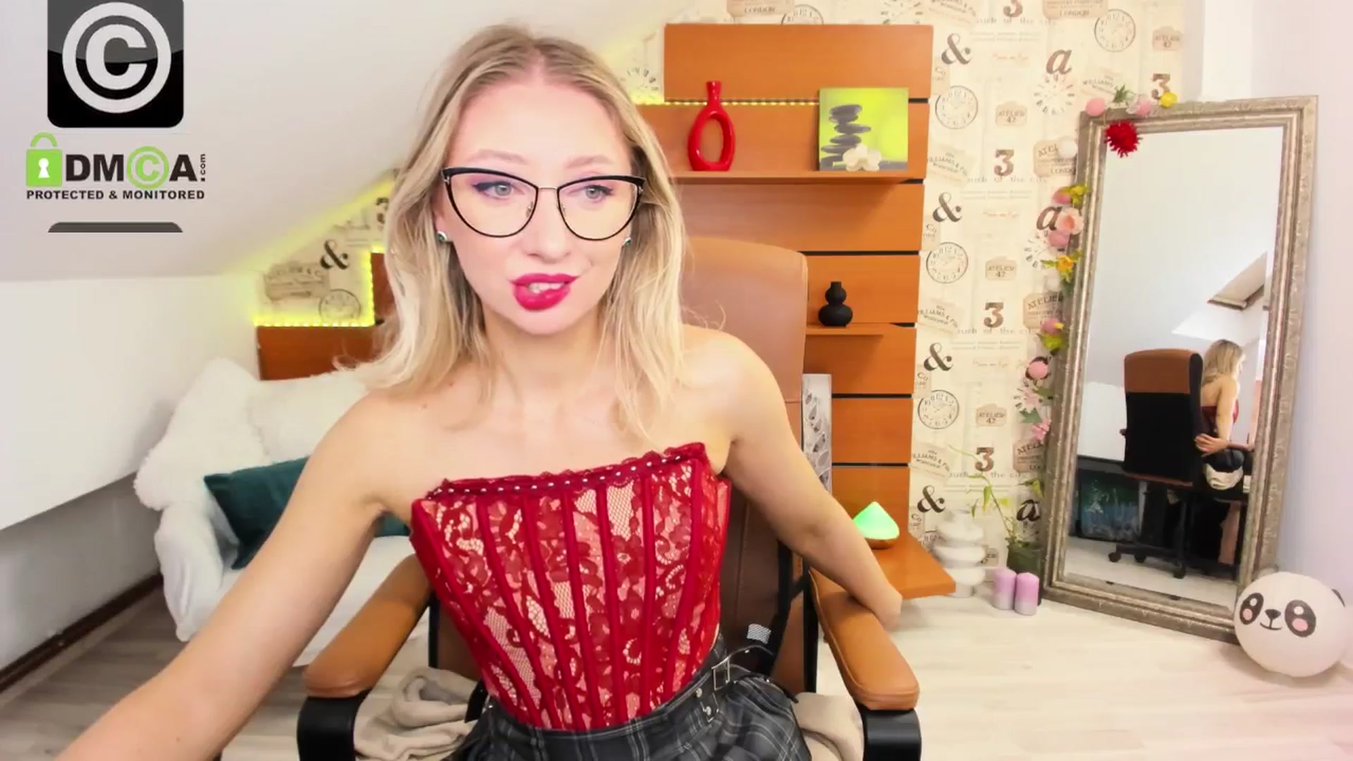 Gallery image thumbnail from DaisyLi's myfreecams stream on, 04/25/2026, 17:55 image 9 of 20