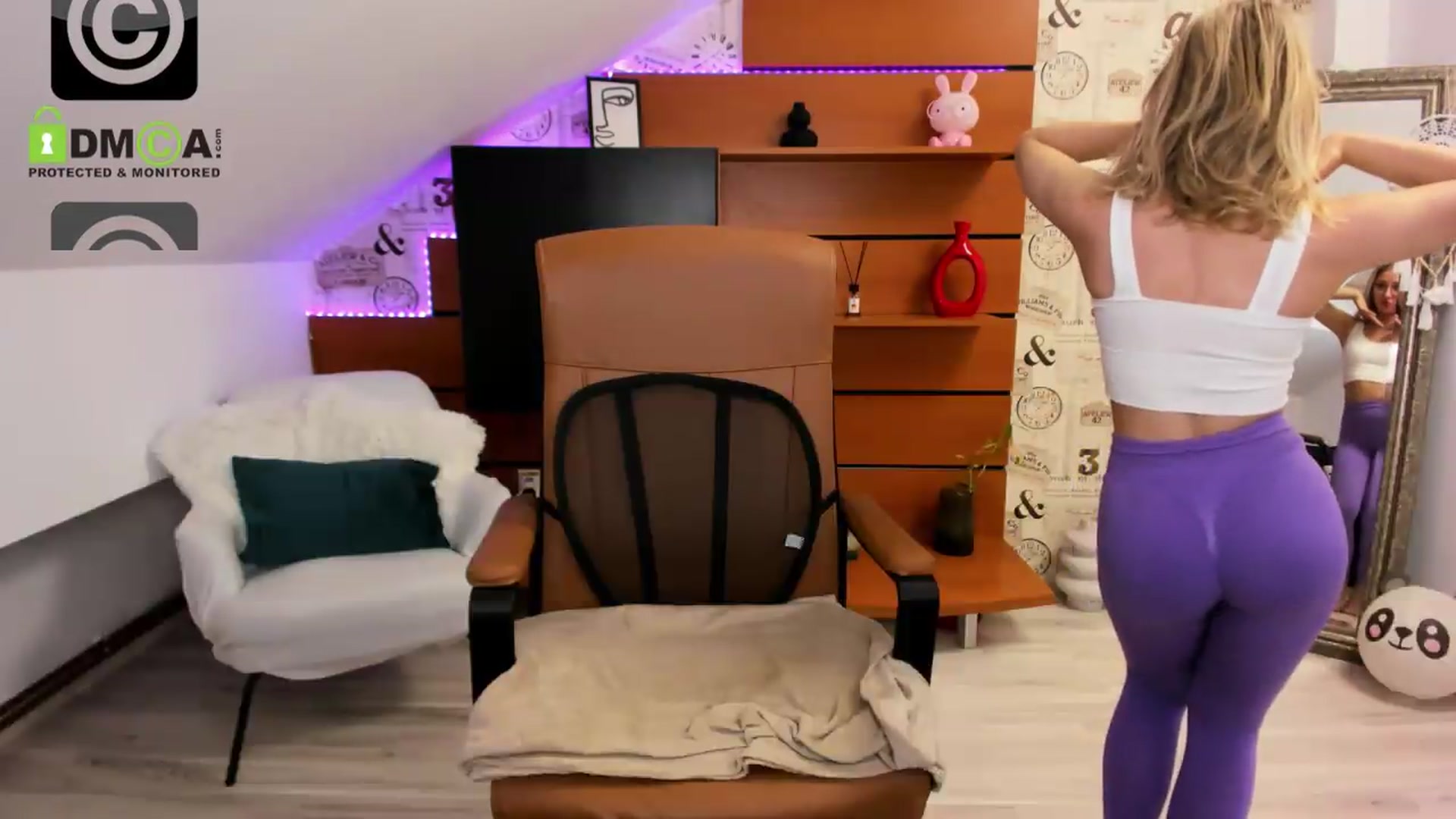 Gallery image thumbnail from DaisyLi's myfreecams stream on, 05/07/2026, 18:01 image 16 of 20