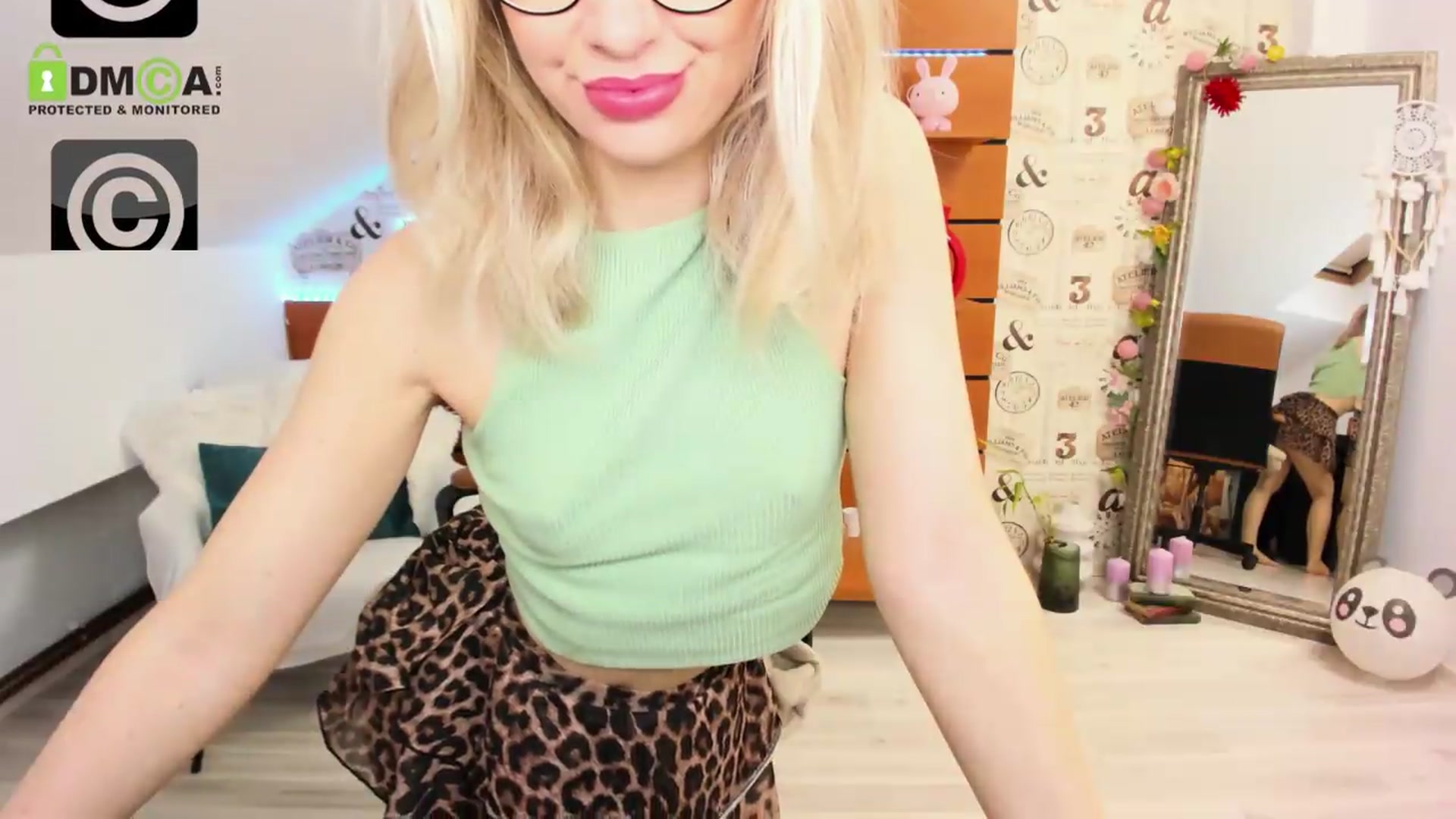 Gallery image thumbnail from DaisyLi's myfreecams stream on, 05/19/2026, 19:03 image 2 of 20