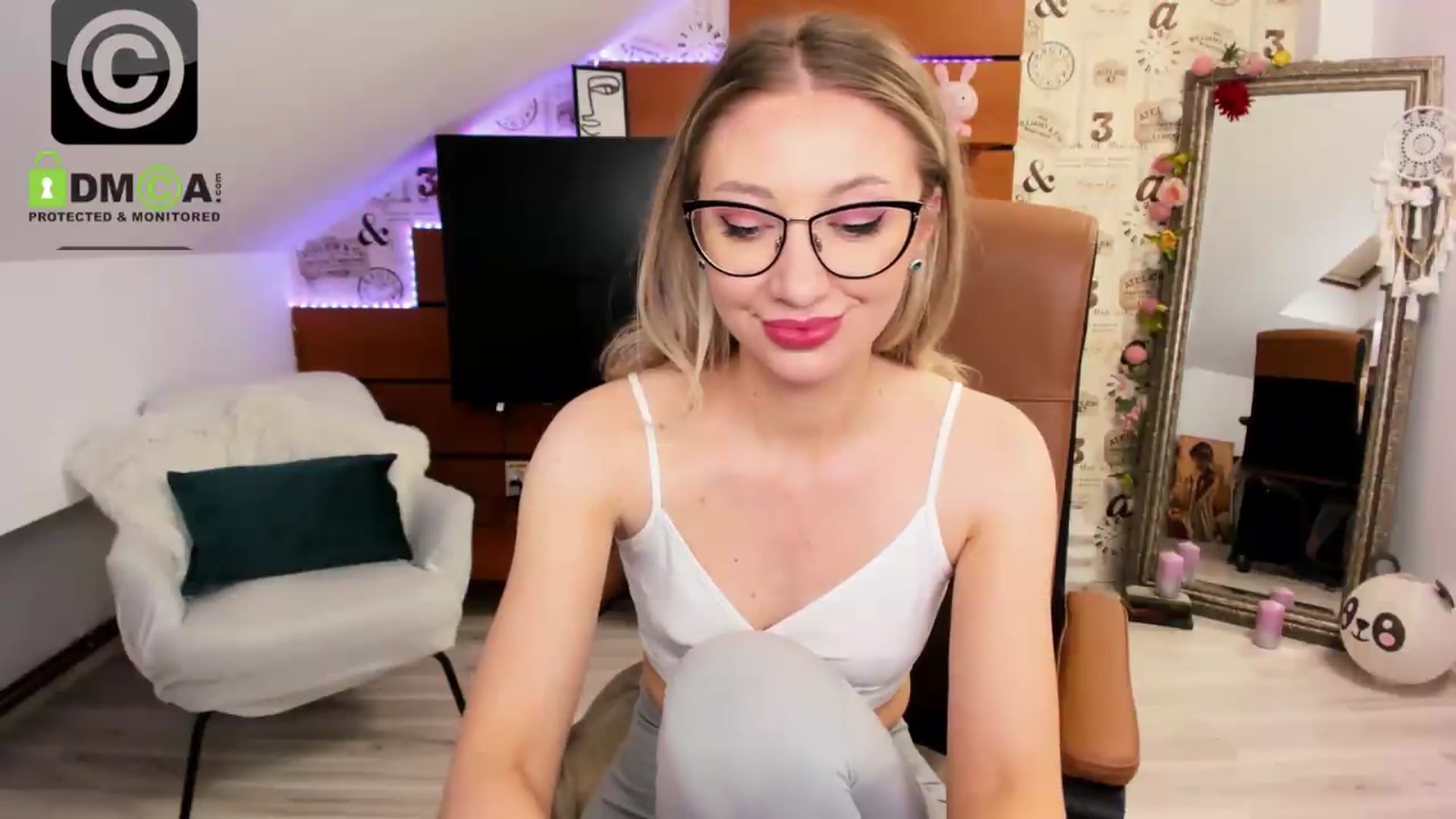 Gallery image thumbnail from DaisyLi's myfreecams stream on, 06/09/2026, 18:56 image 8 of 20