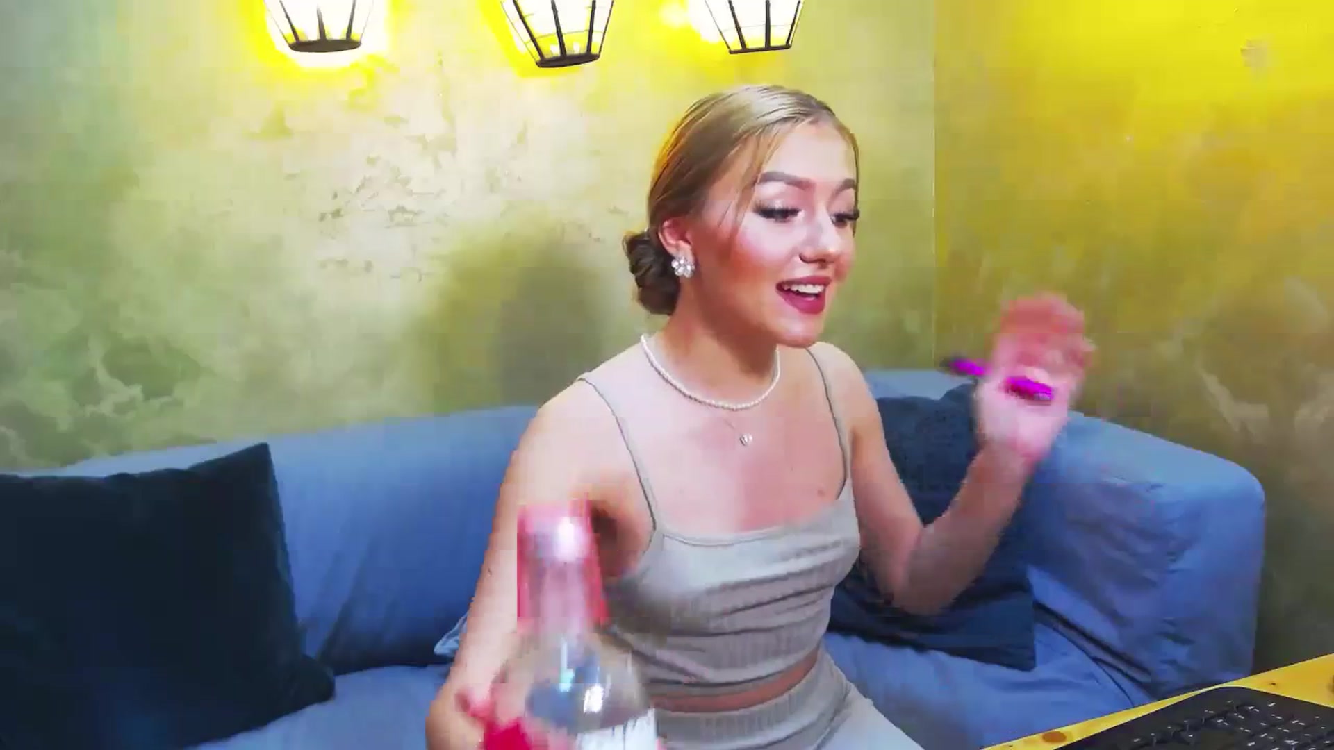 Gallery image thumbnail from DaisyRose_'s myfreecams stream on, 08/30/2023, 14:12 image 15 of 20