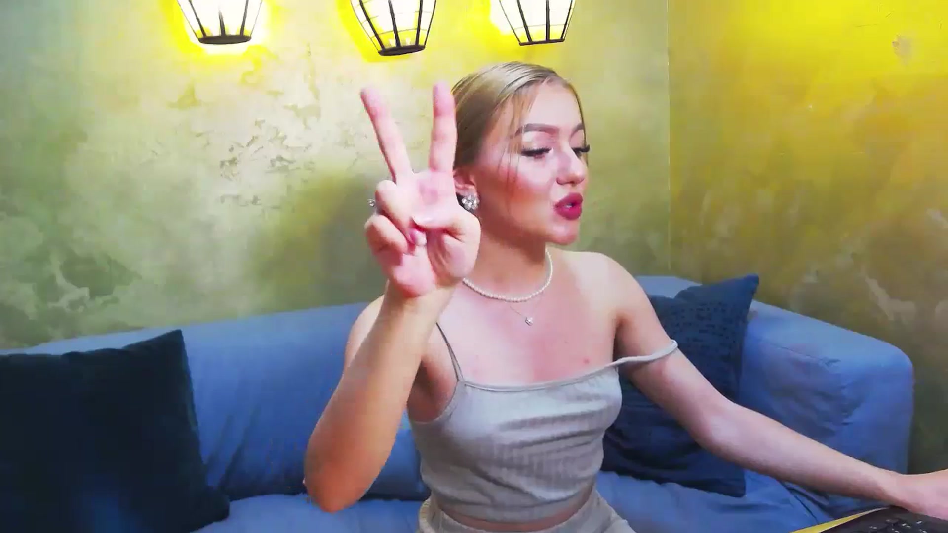 Gallery image thumbnail from DaisyRose_'s myfreecams stream on, 08/30/2023, 14:12 image 18 of 20