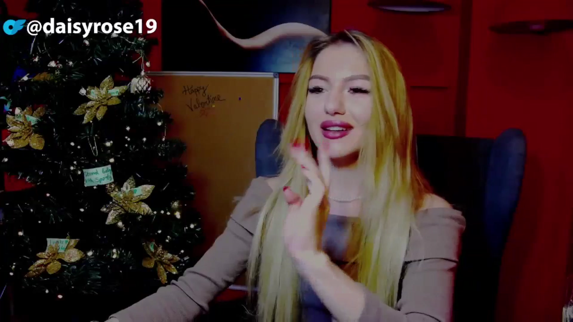 Gallery image thumbnail from DaisyRose_'s myfreecams stream on, 12/21/2023, 16:40 image 2 of 20