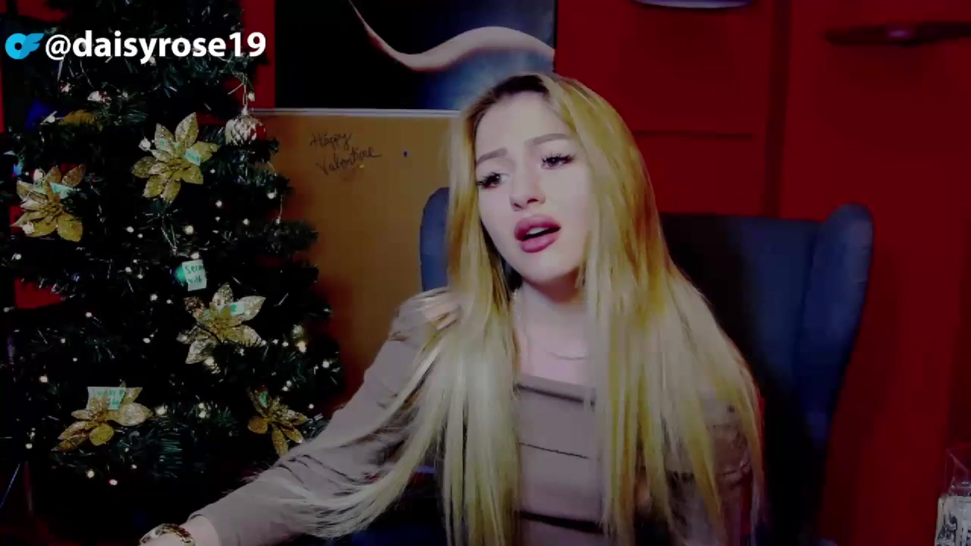 Gallery image thumbnail from DaisyRose_'s myfreecams stream on, 12/21/2023, 16:40 image 8 of 20