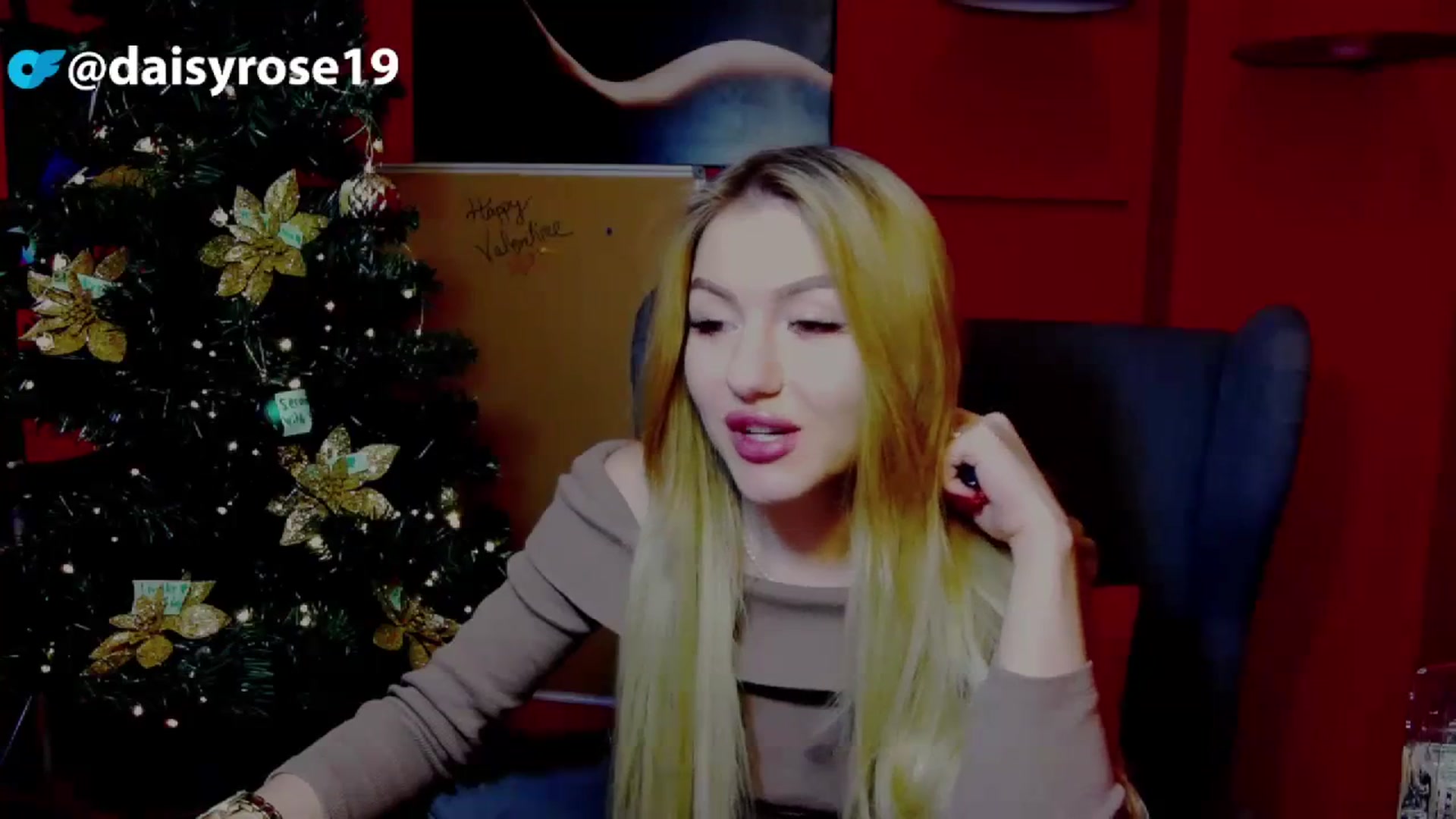 Gallery image thumbnail from DaisyRose_'s myfreecams stream on, 12/21/2023, 16:40 image 15 of 20