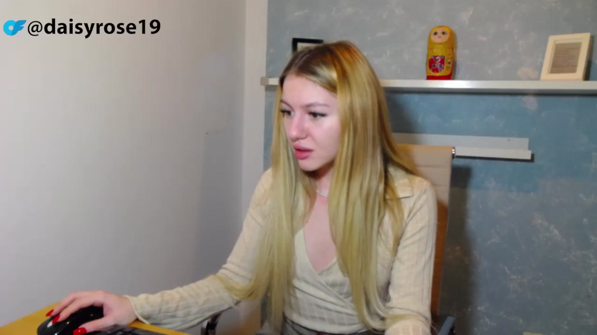 Gallery image thumbnail from DaisyRose_'s myfreecams stream on, 12/27/2023, 17:25 image 3 of 20