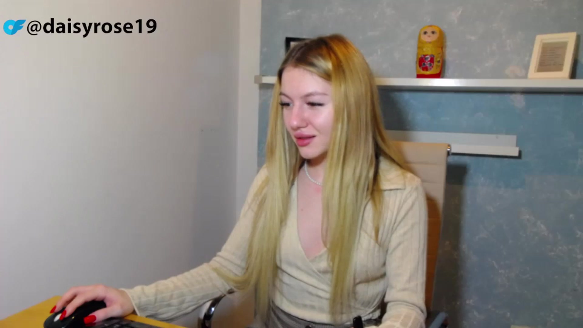 Gallery image thumbnail from DaisyRose_'s myfreecams stream on, 12/27/2023, 17:25 image 9 of 20