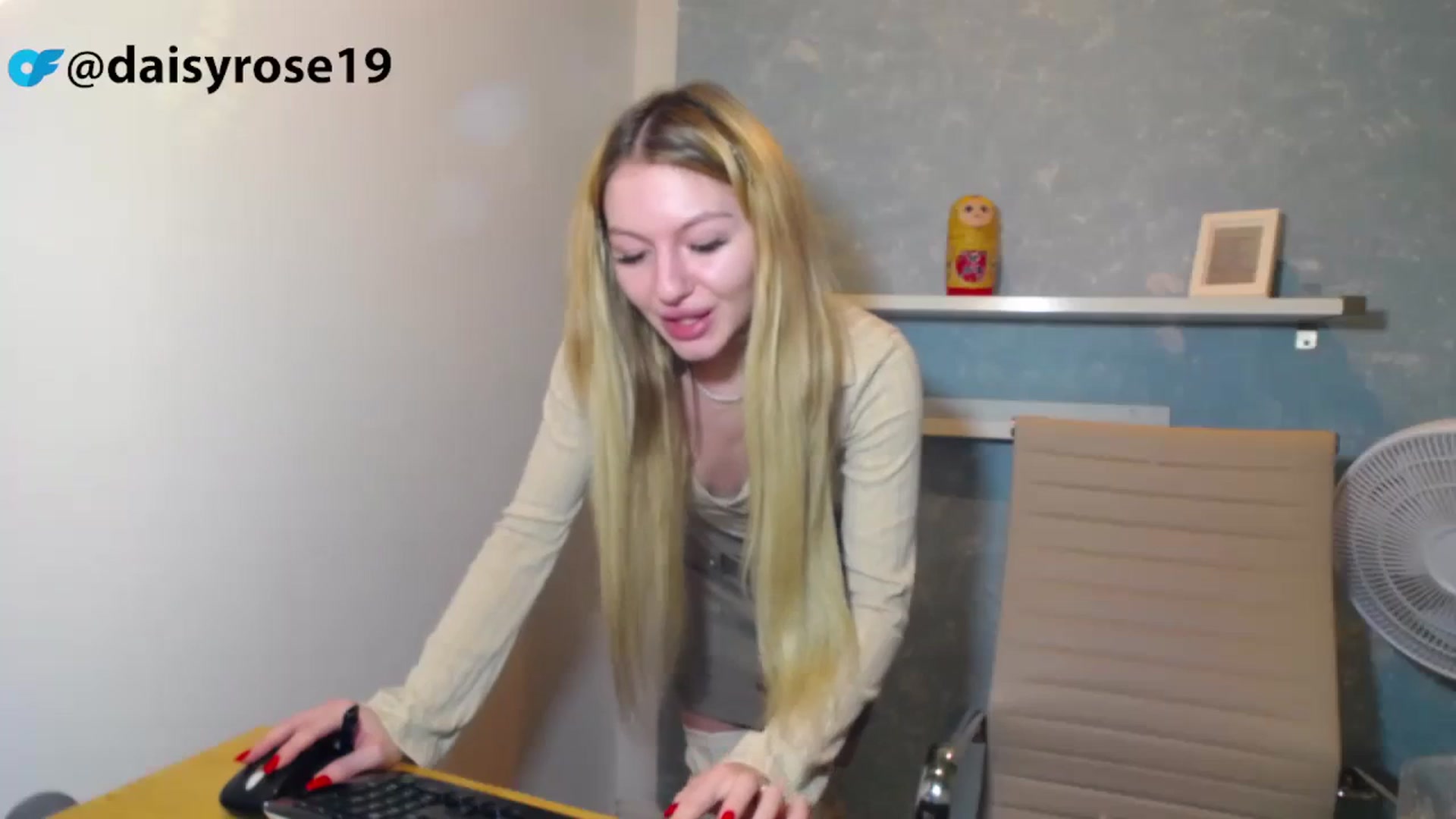 Gallery image thumbnail from DaisyRose_'s myfreecams stream on, 12/27/2023, 17:25 image 18 of 20